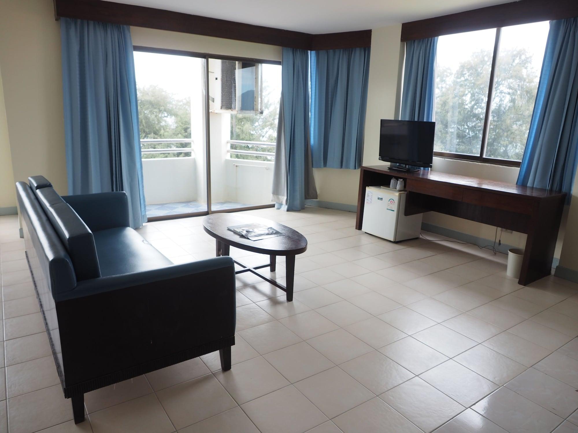 Hotel Nice Beach Hotel 2*