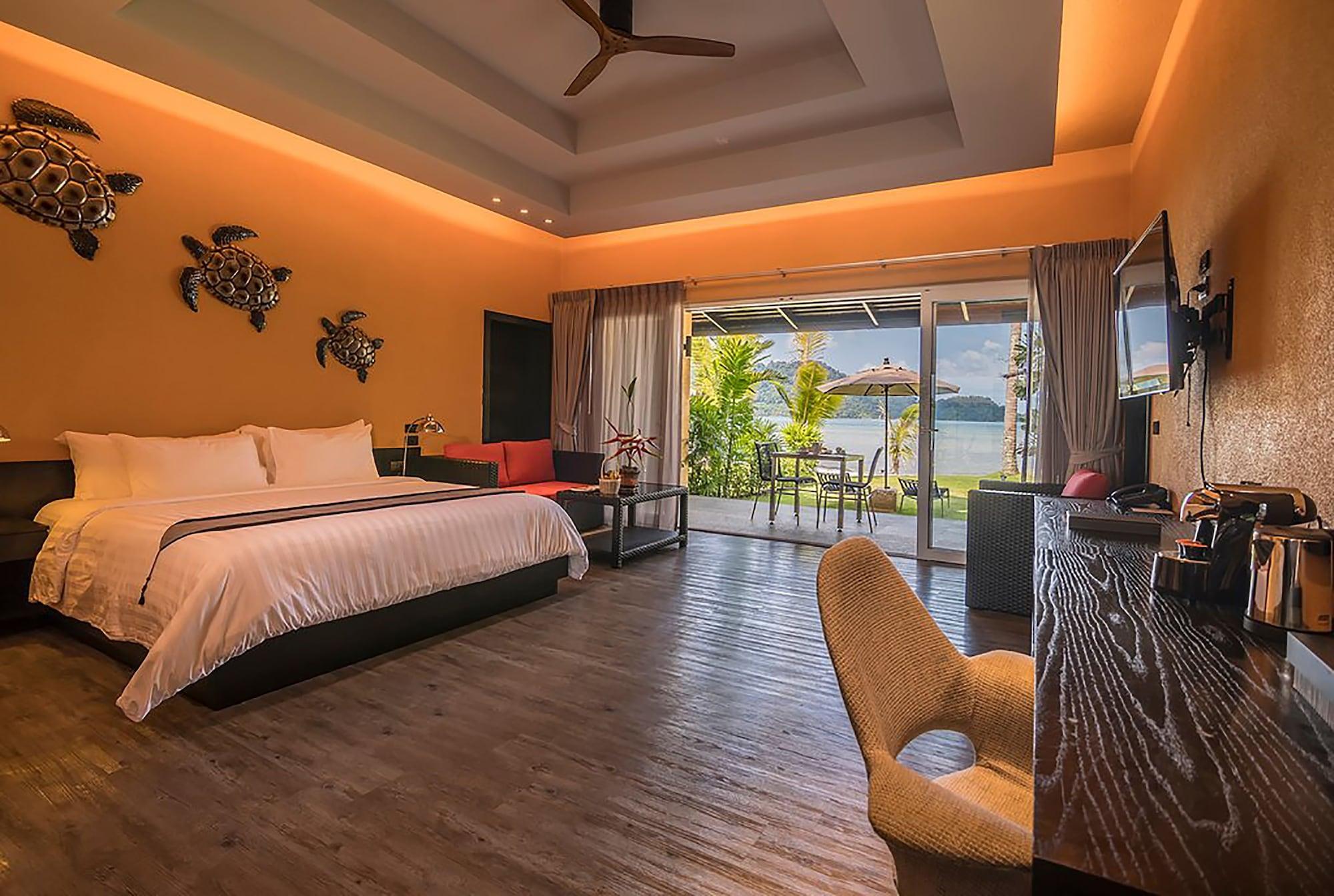 Peninsula Resort 4*
