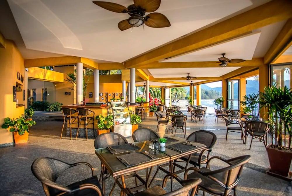Peninsula 4*
