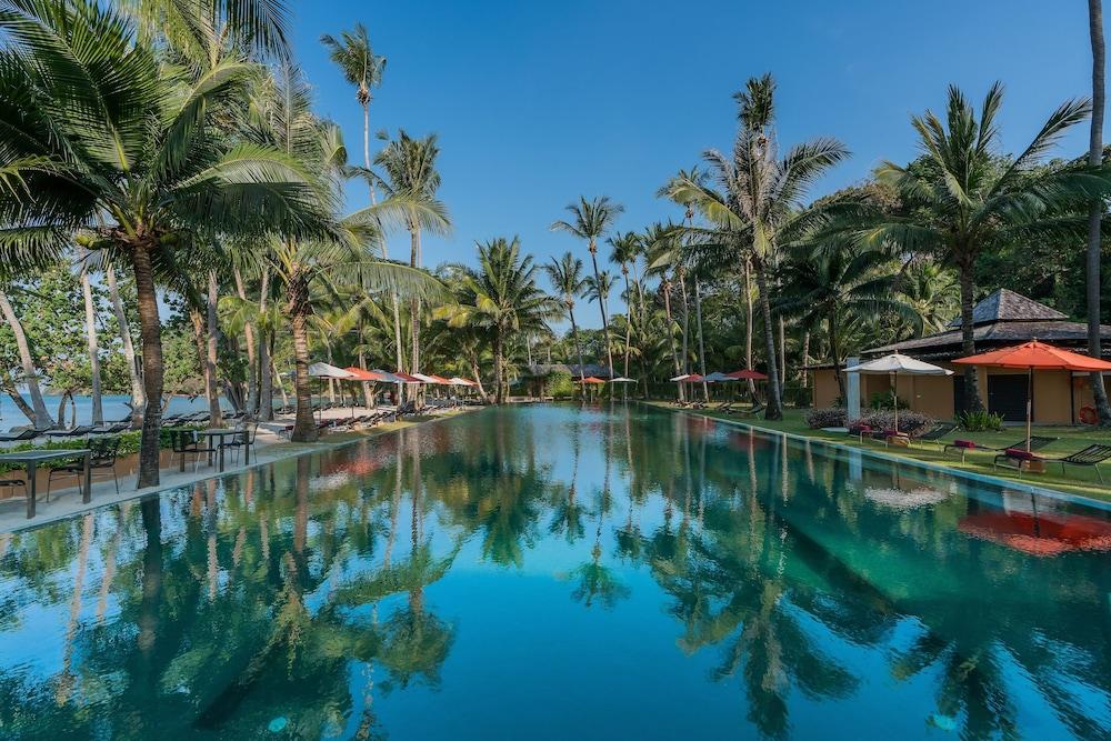 Peninsula Resort