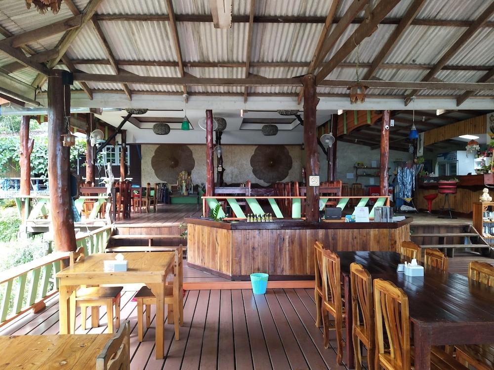 The Sunshine Hotel