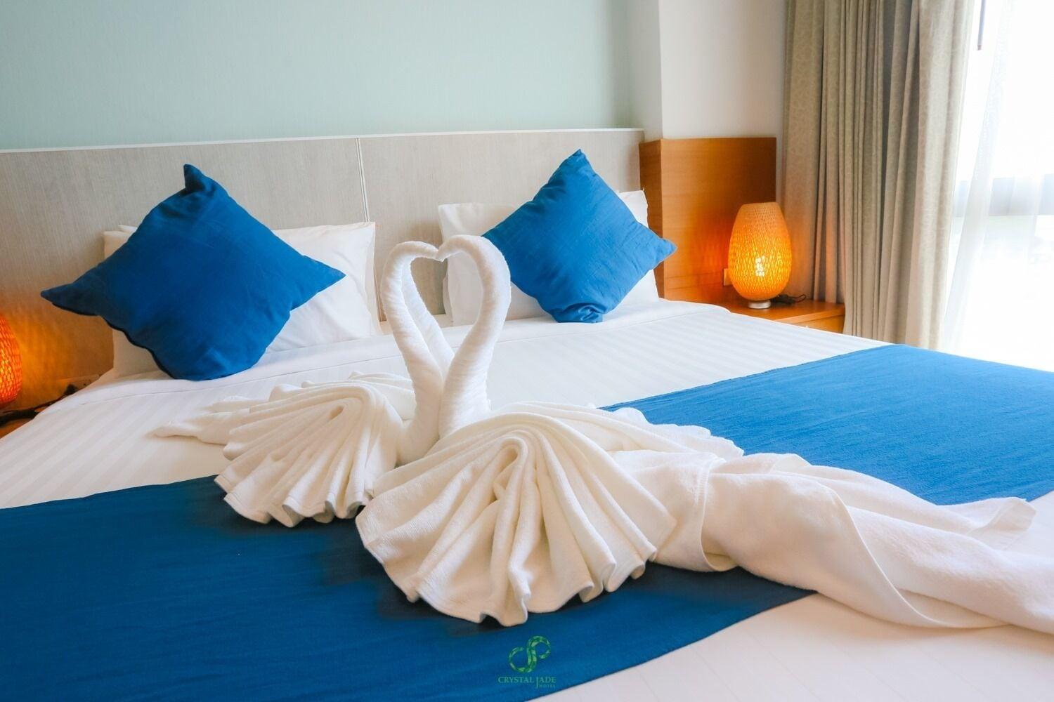Crystal Jade Hotel 3*