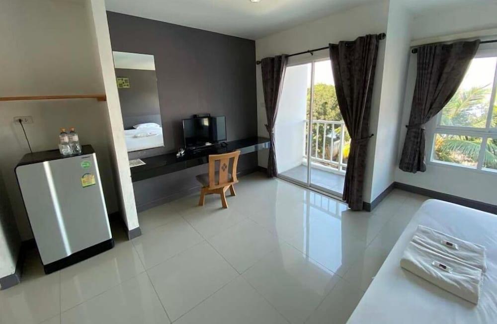 The Hotel 3*