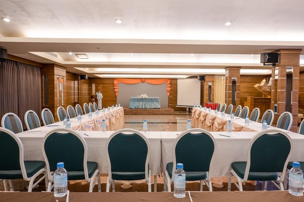 New Travel & 3* Chao Lao Beach