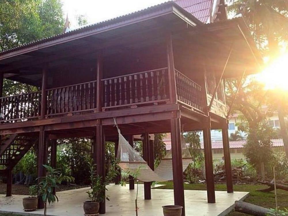 Resort The Old Palace Klong Sa Bua 2*