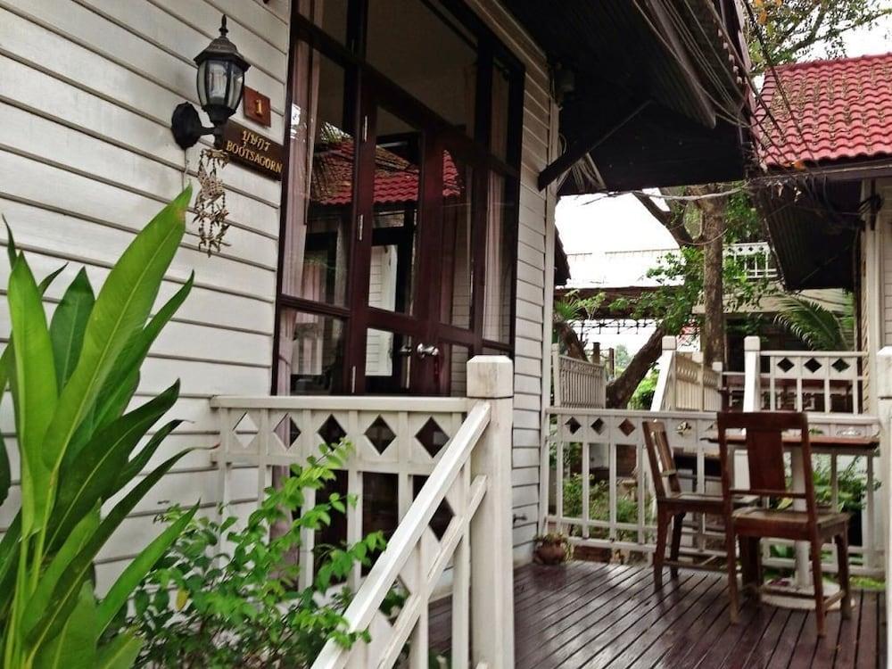 The Old Palace Klong Sa Bua Resort 2*