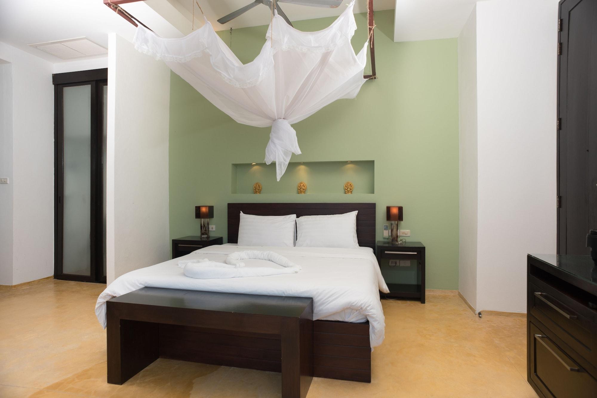 Hotel Mandalai Chaloklum