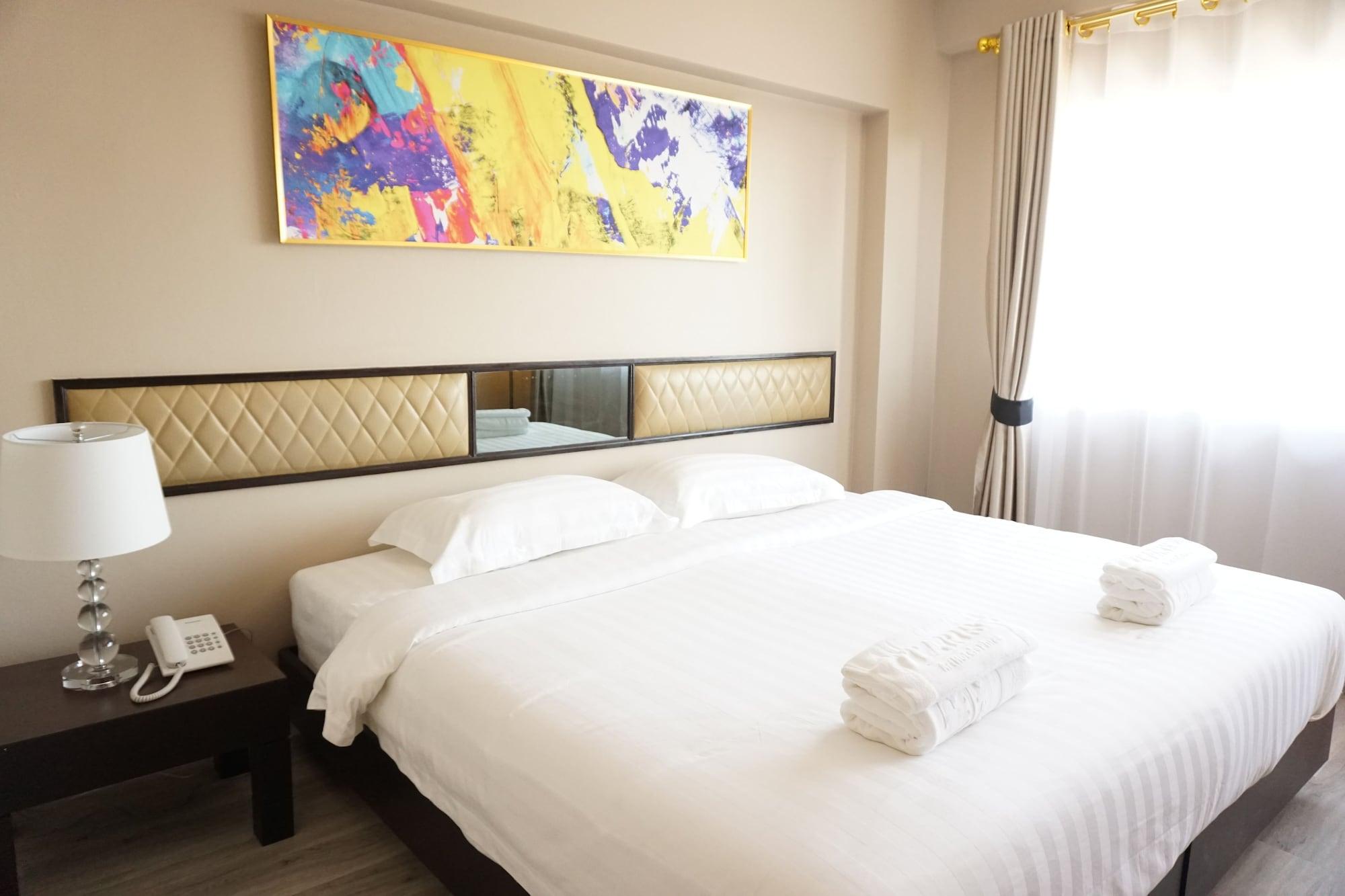 Taris Art Hotel