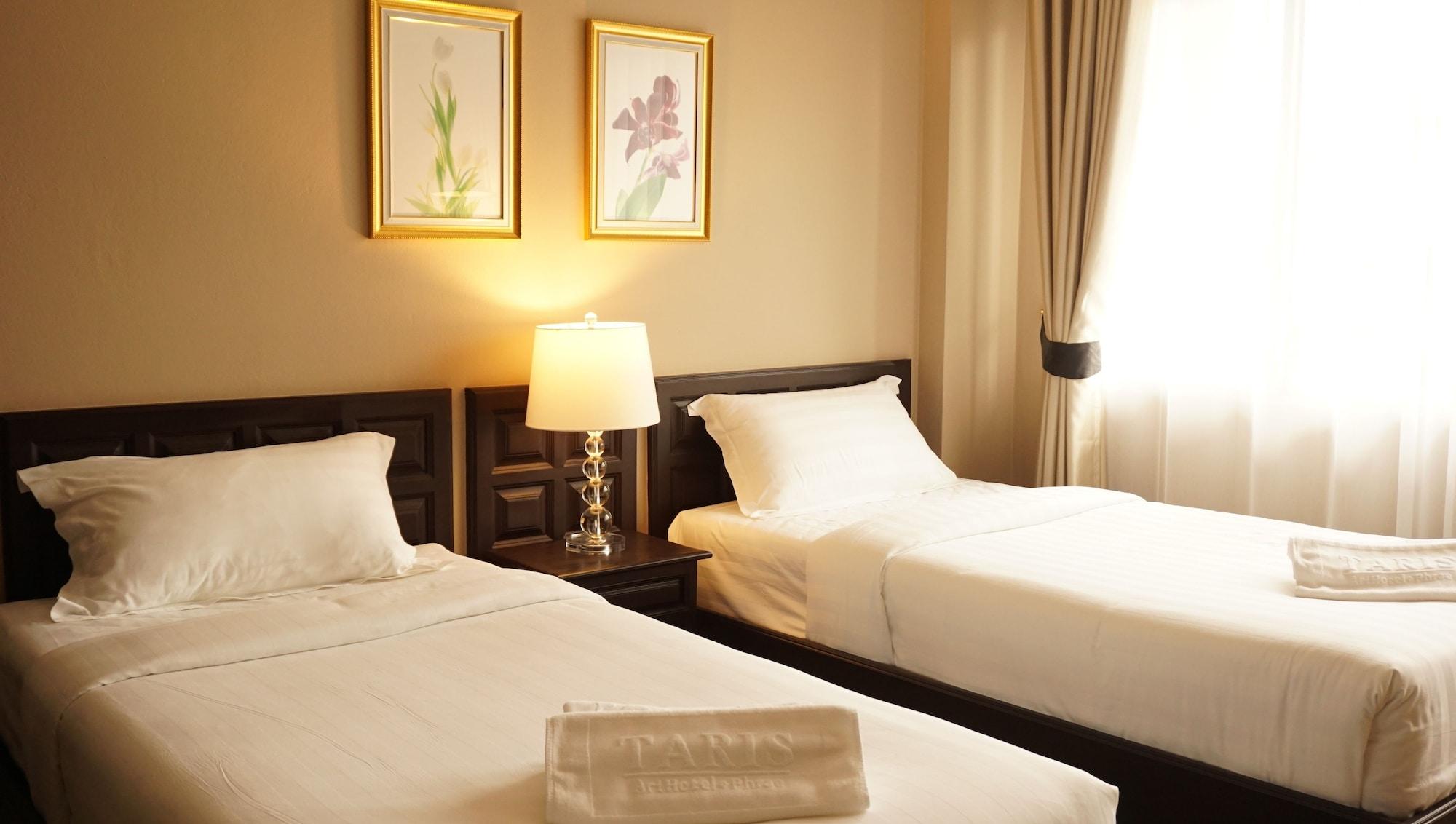 Taris Art Hotel