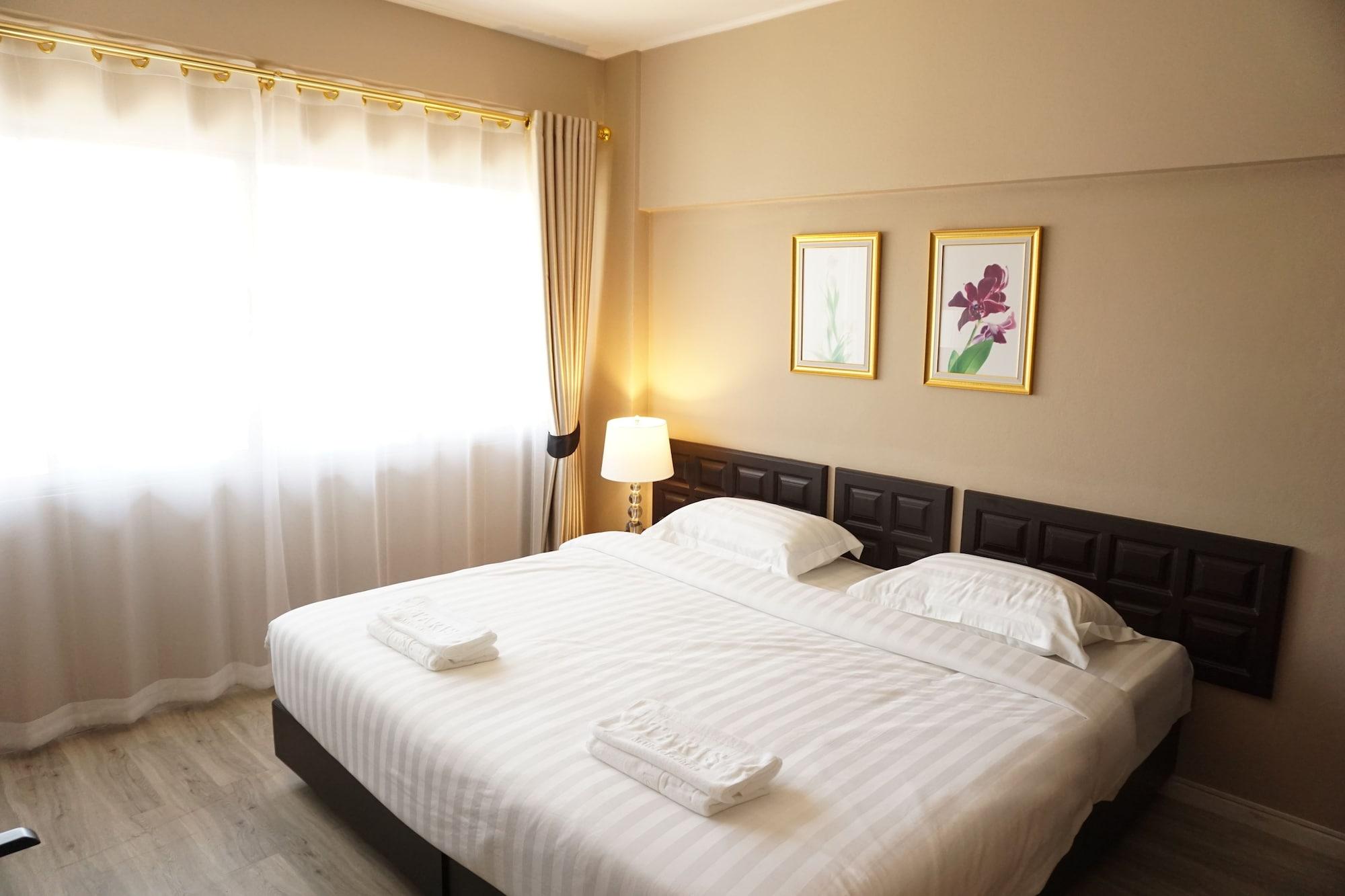 Taris Art Hotel 3*
