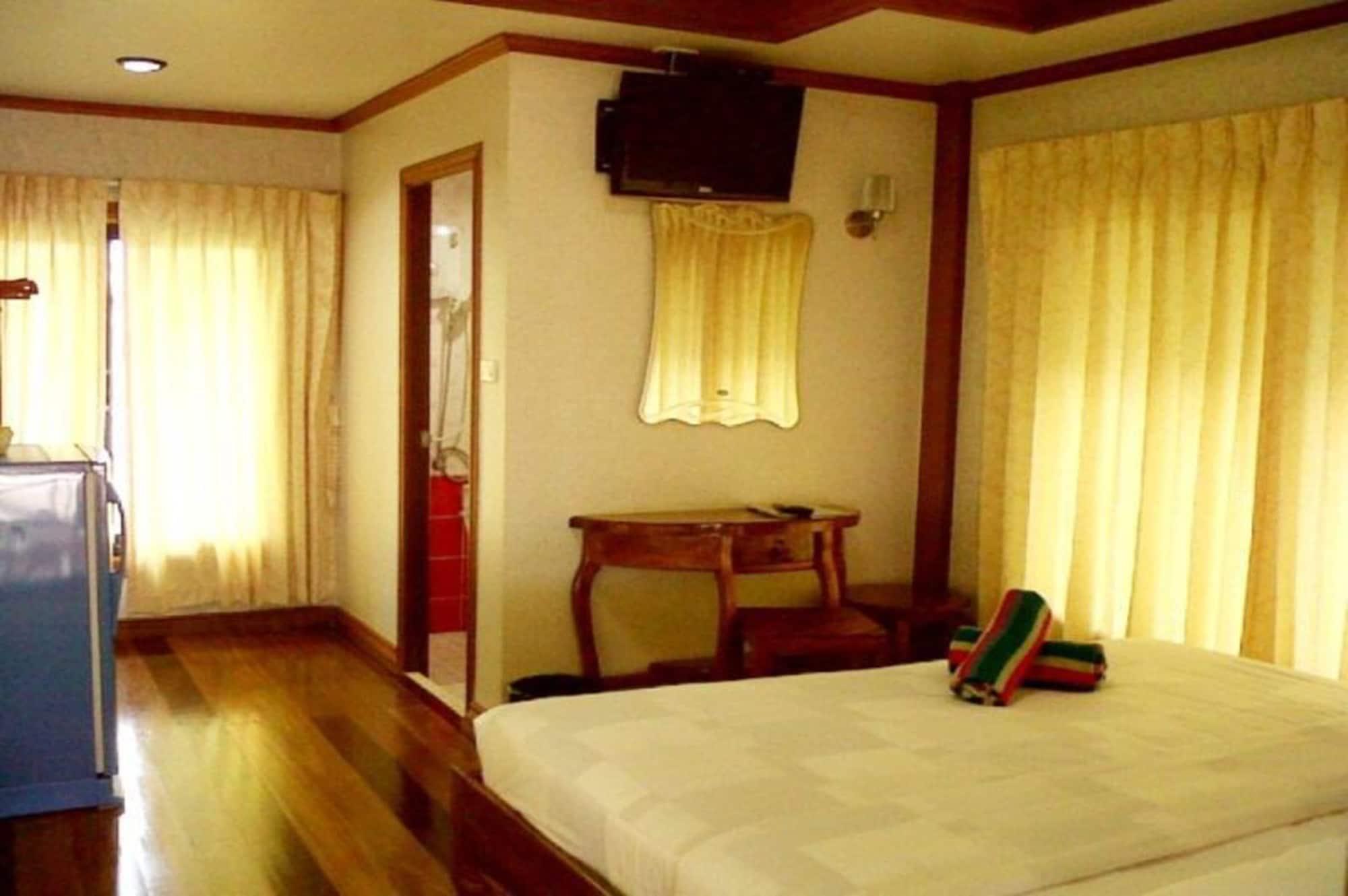 Sri Phairin Hotel 3*