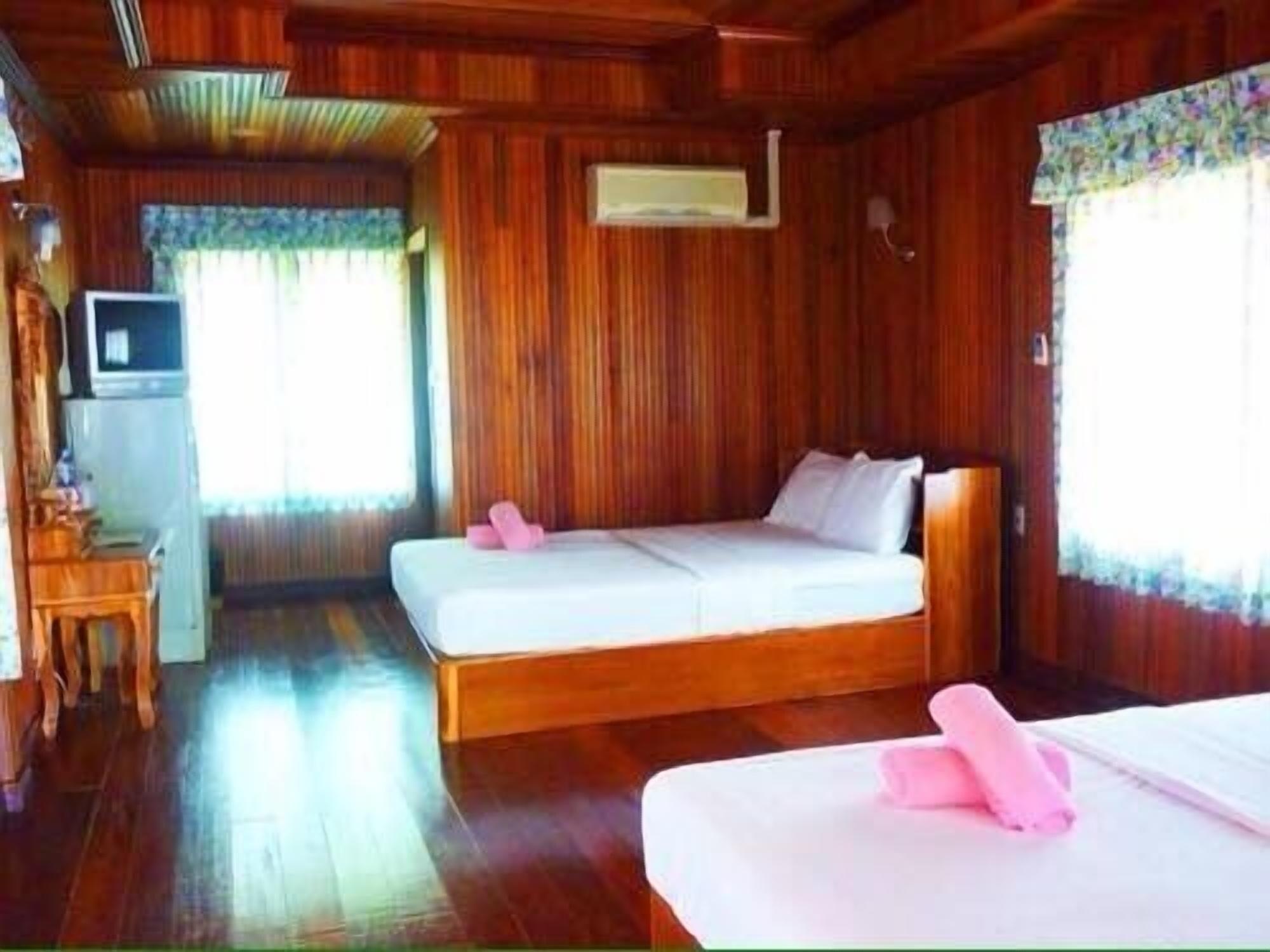Sri Phairin Hotel 3*