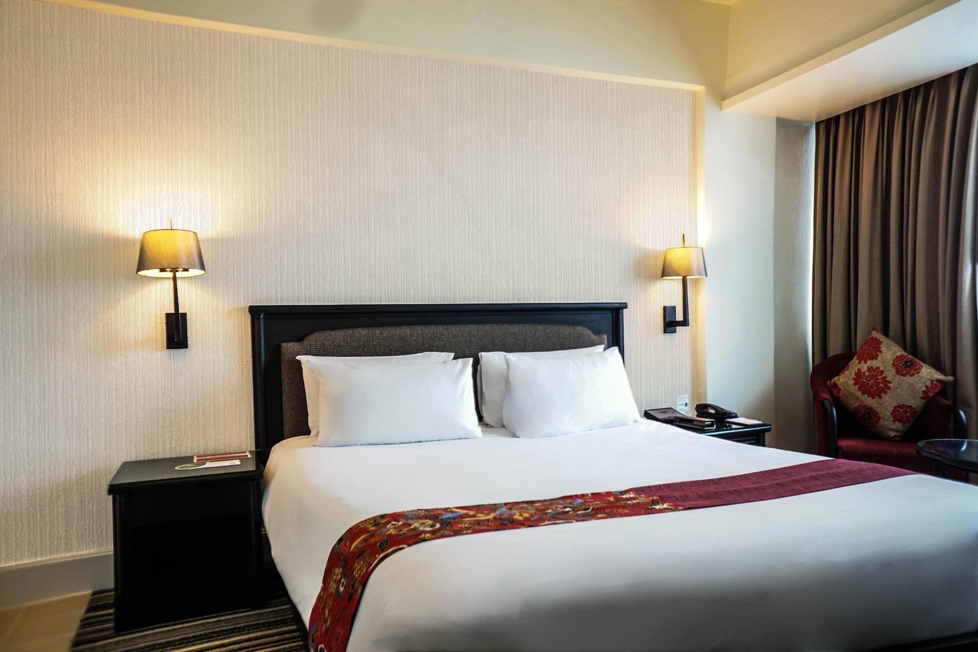 Centara Yai Hotel