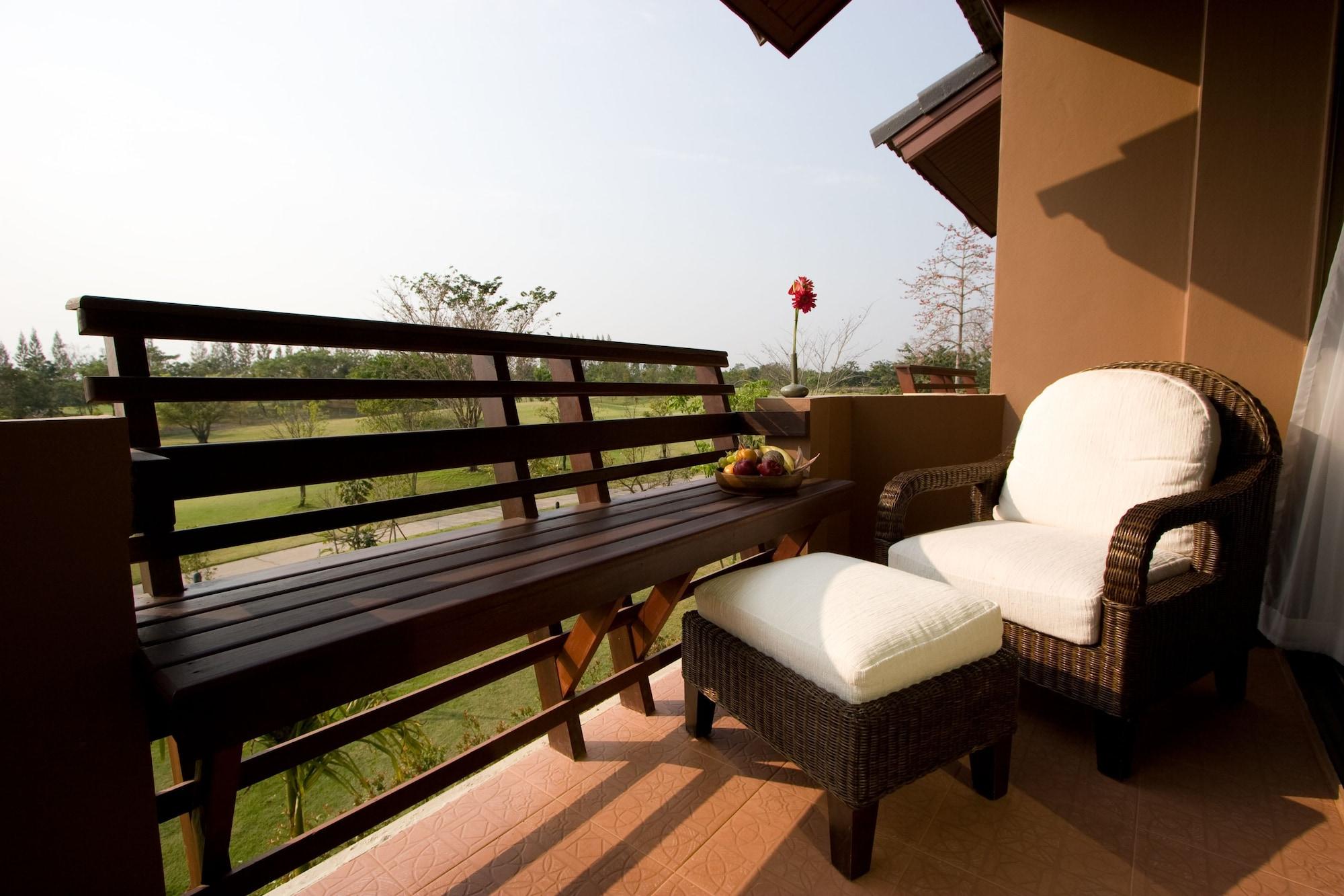Resort Mae Jo Golf & 4*
