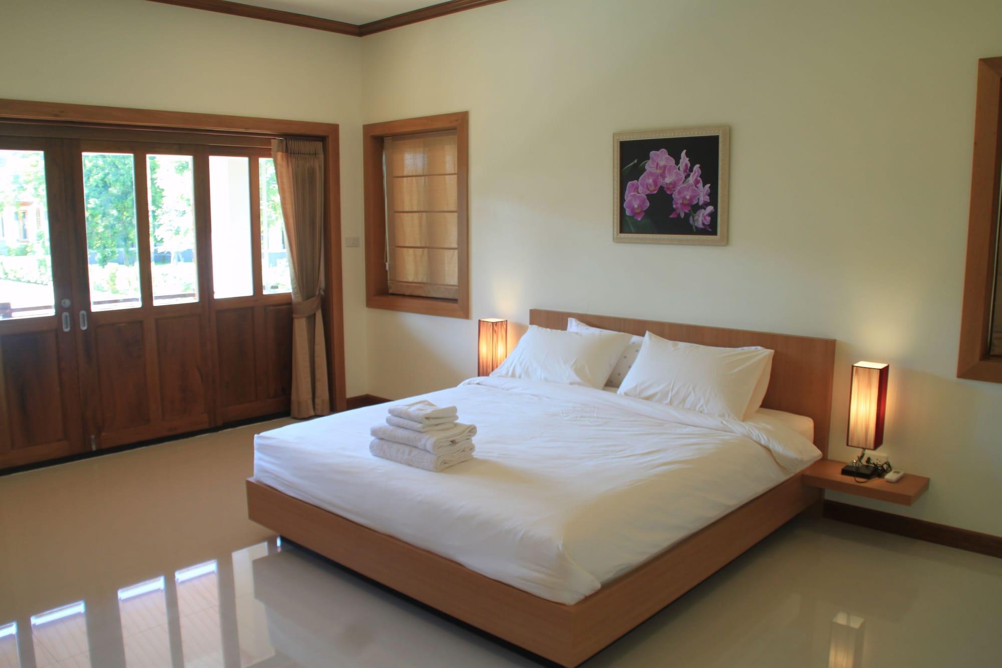 Ban Thaithip Resort Ban Nai Rai