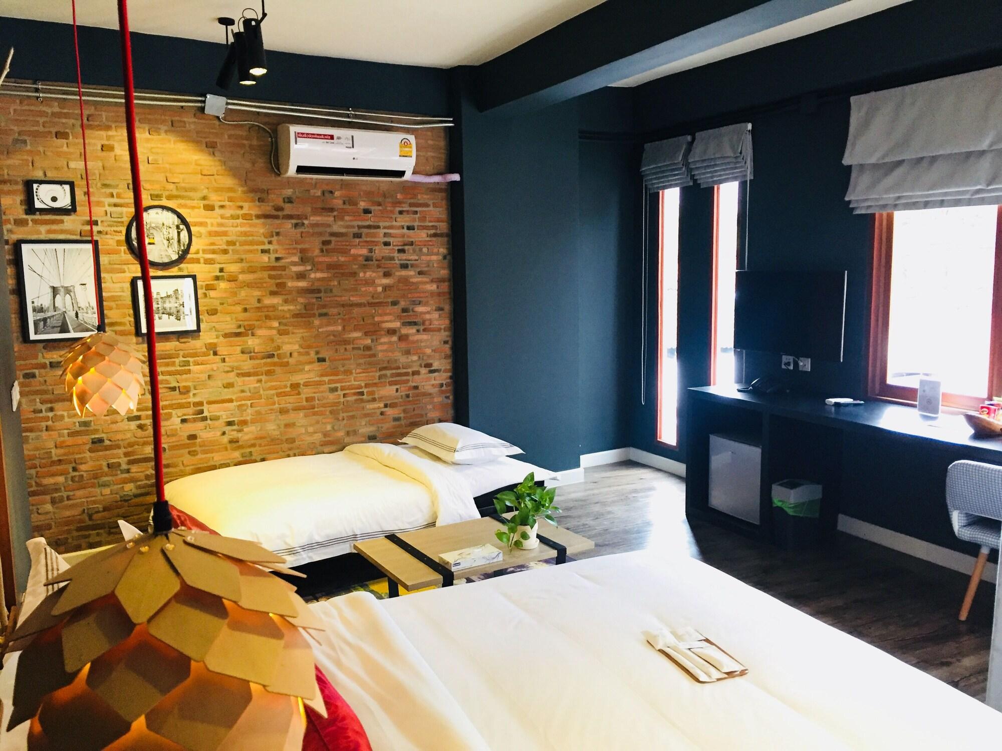 Joyful Thai Boutique Hotel