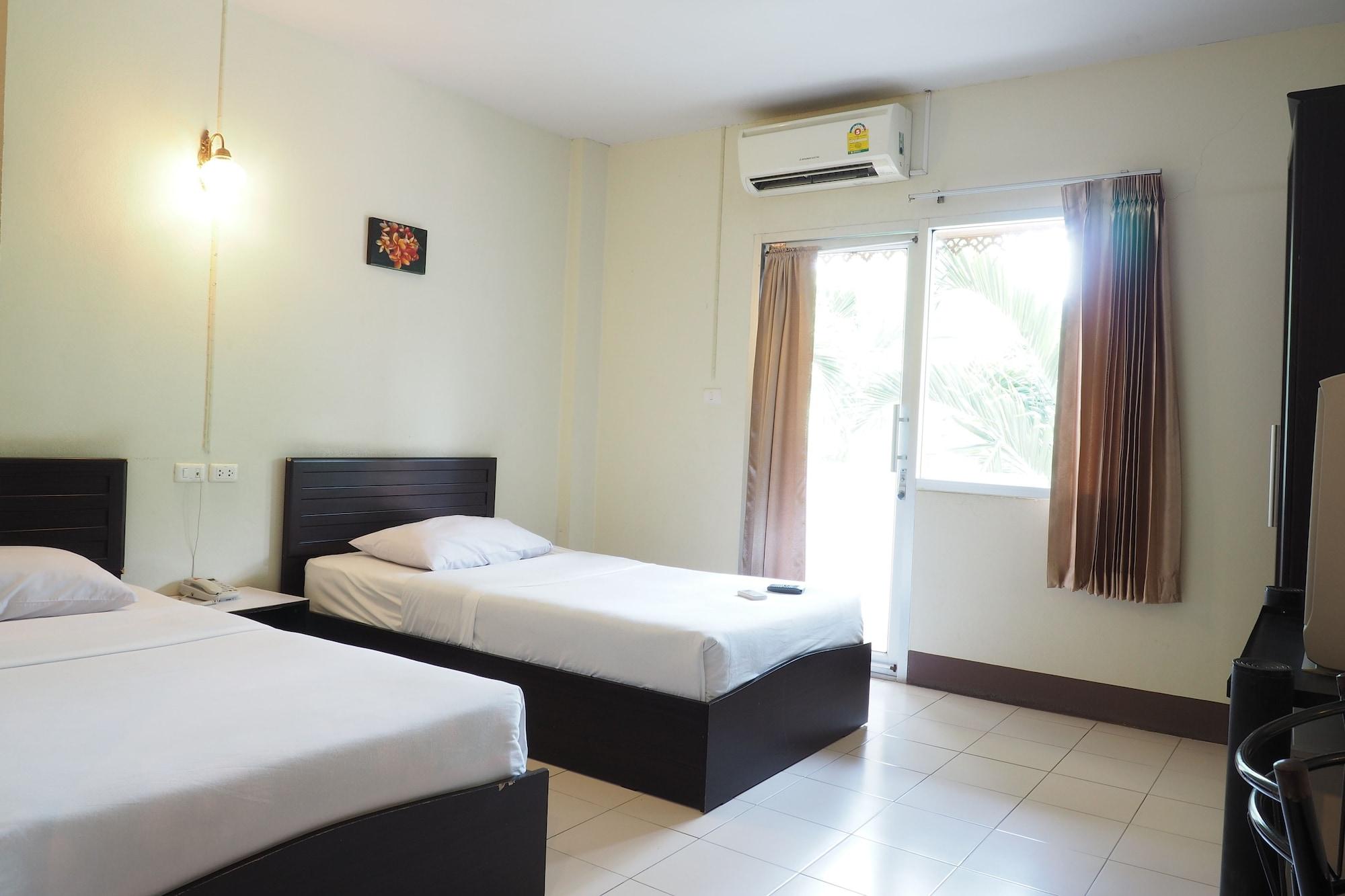 Hotel Phutawan 2*