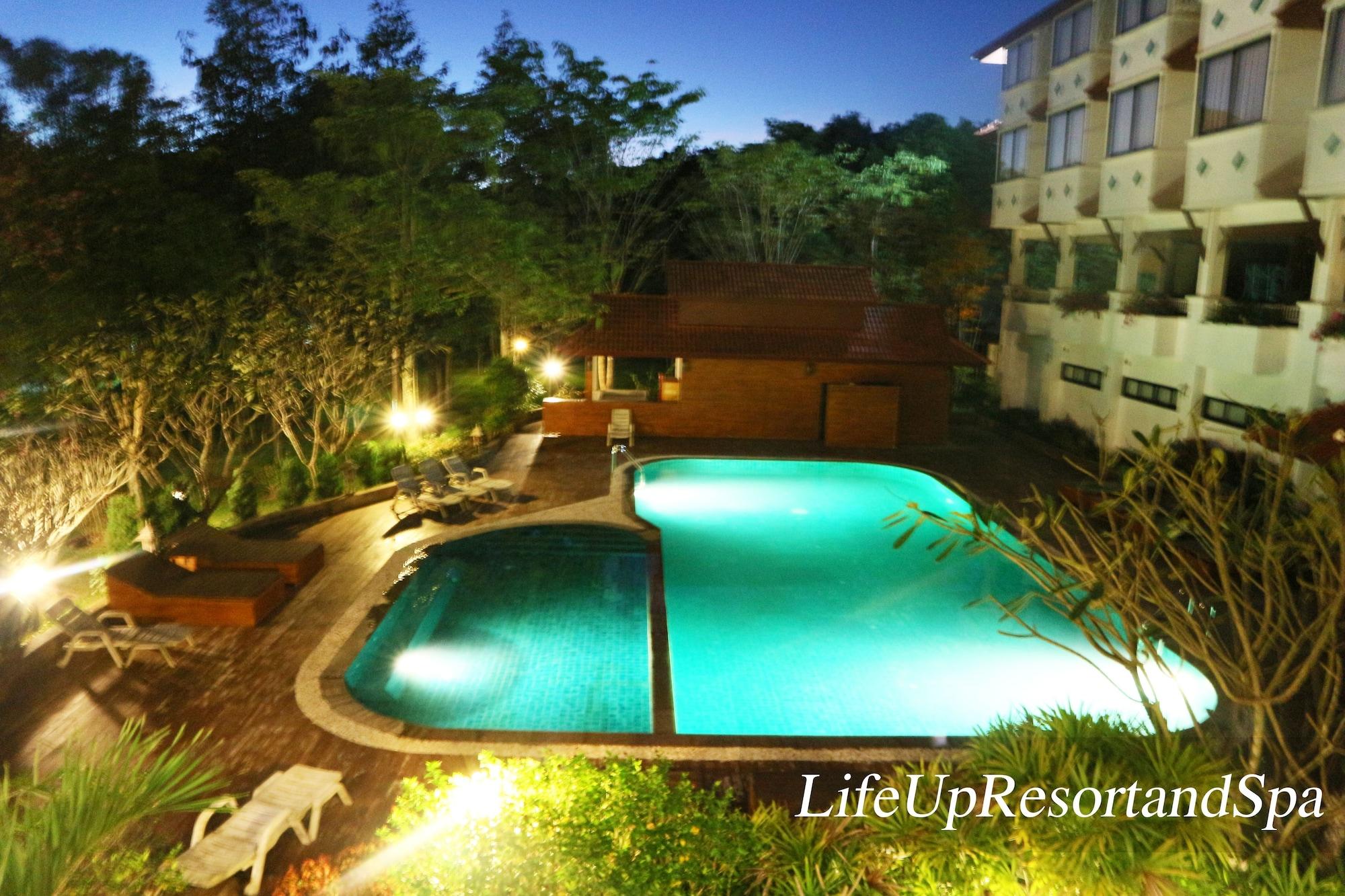 Hotel Life Up And 3*