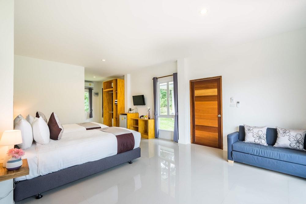 Phangan Akuna 3*