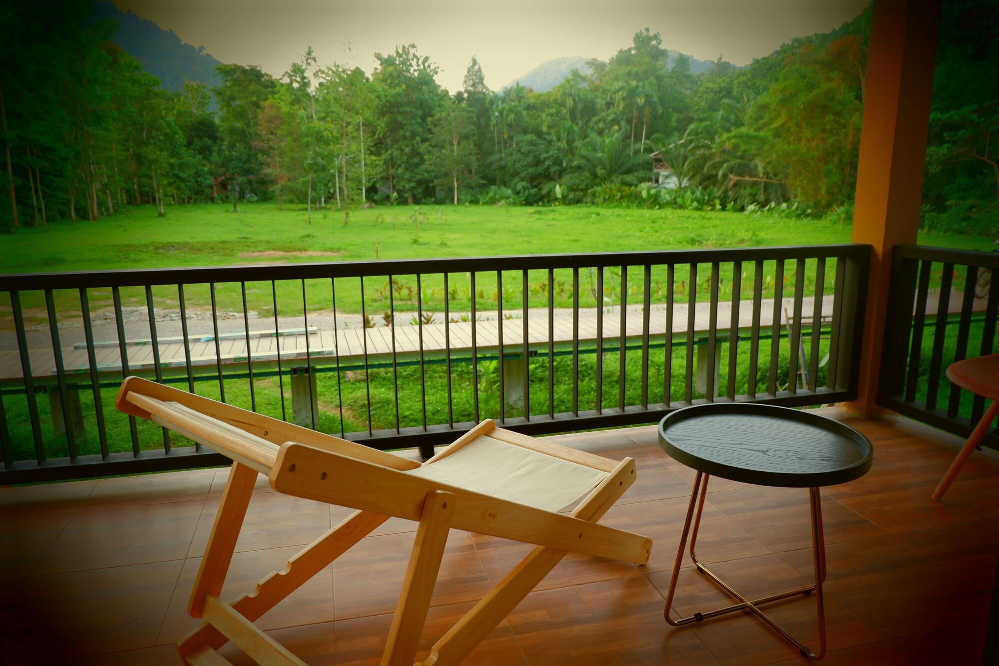 Art's Riverview 3* Khao Sok National Park
