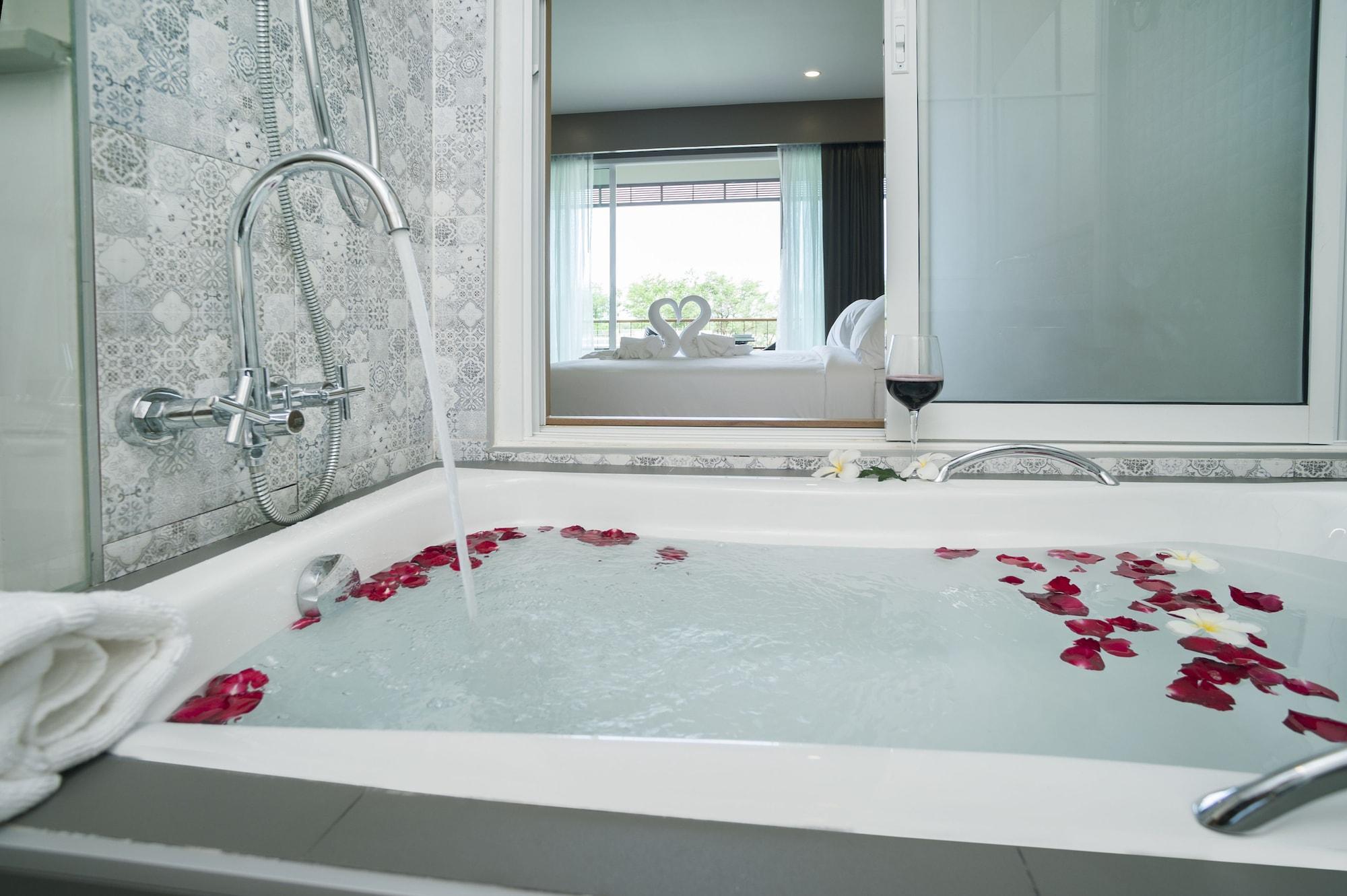 Hotel Baan Rim Ao 4*