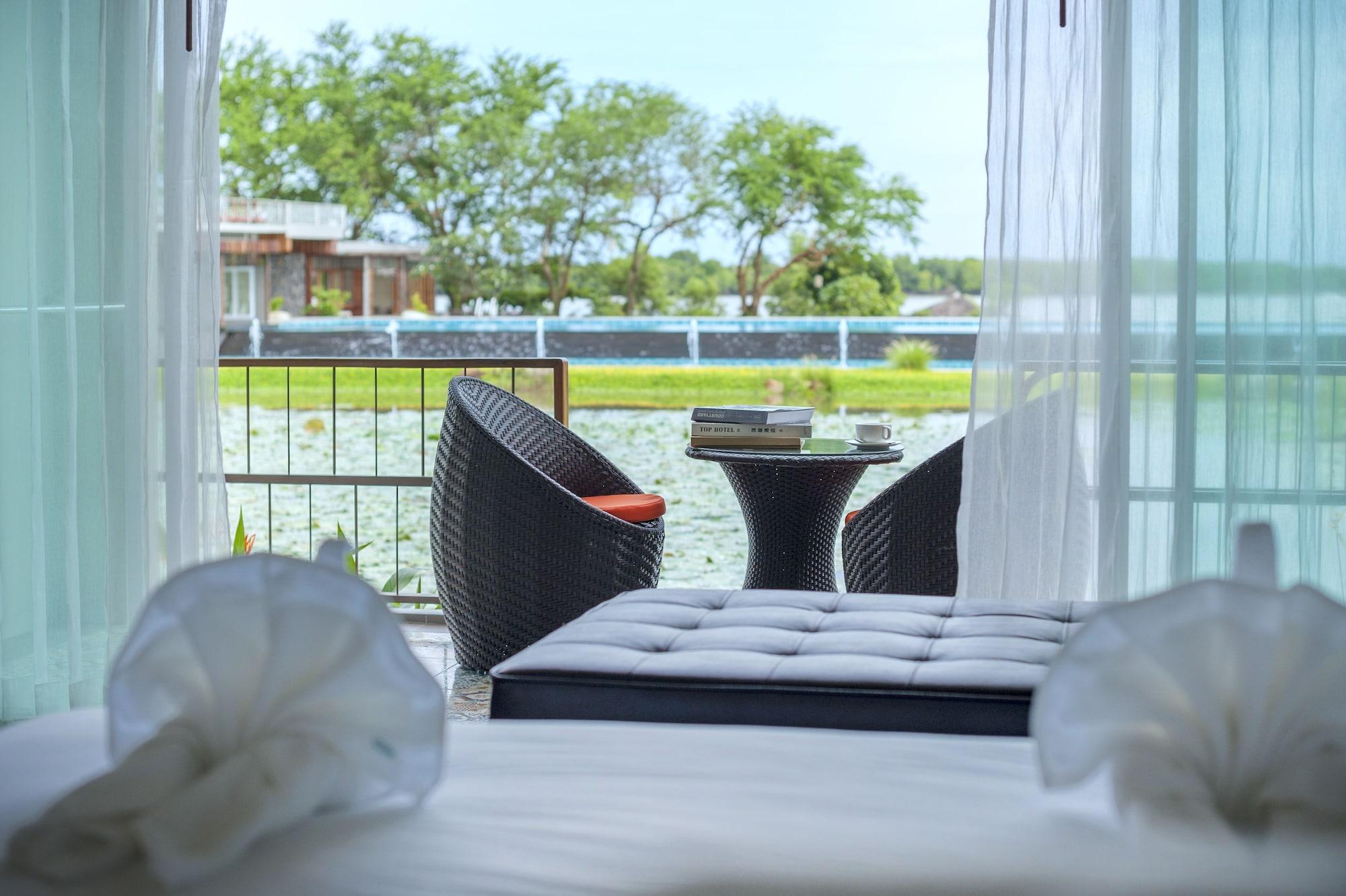 Baan Rim Ao Hotel 4*