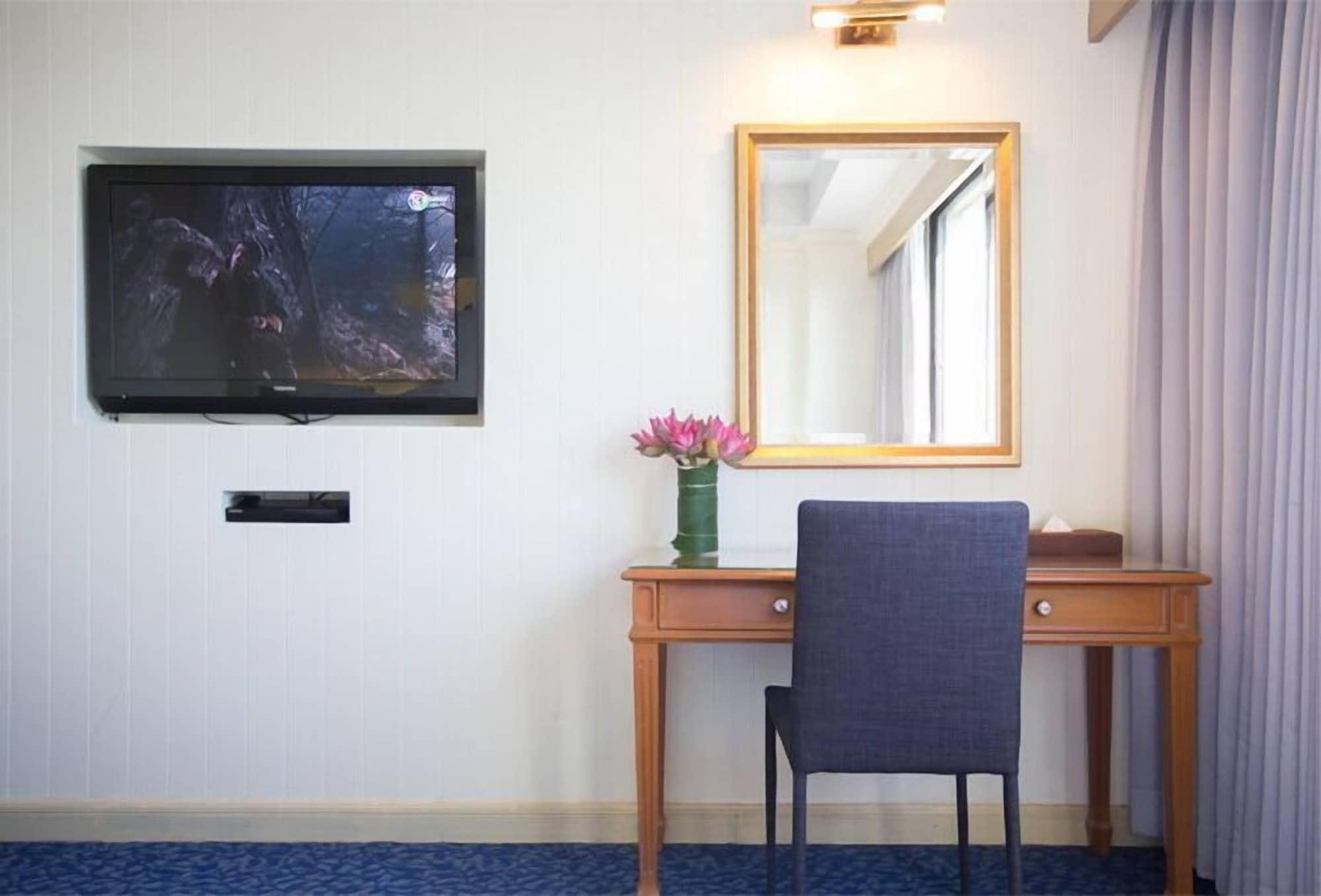 Hotel Ploy Palace 4*