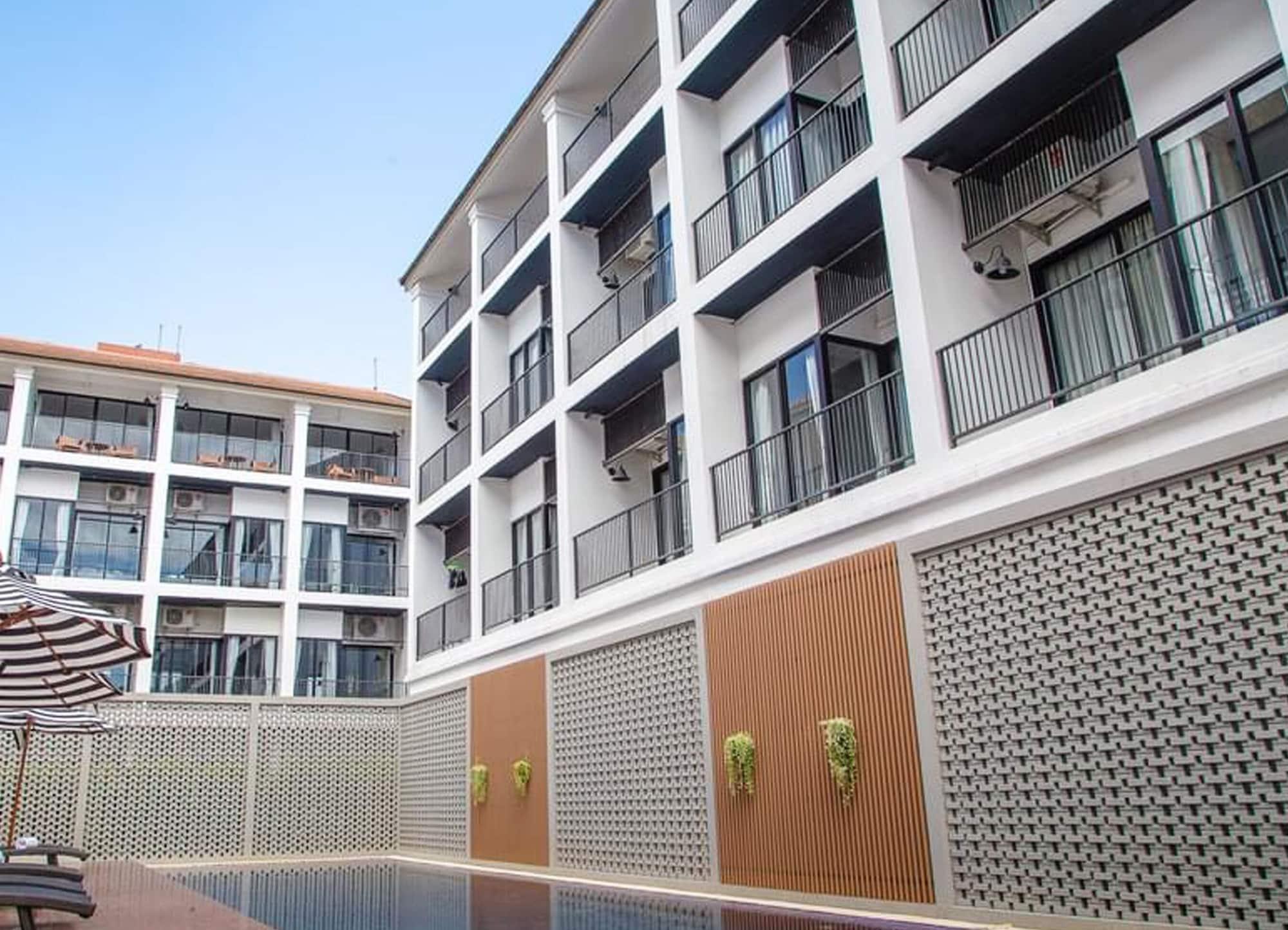 Fortune Riverview Hotel 4*