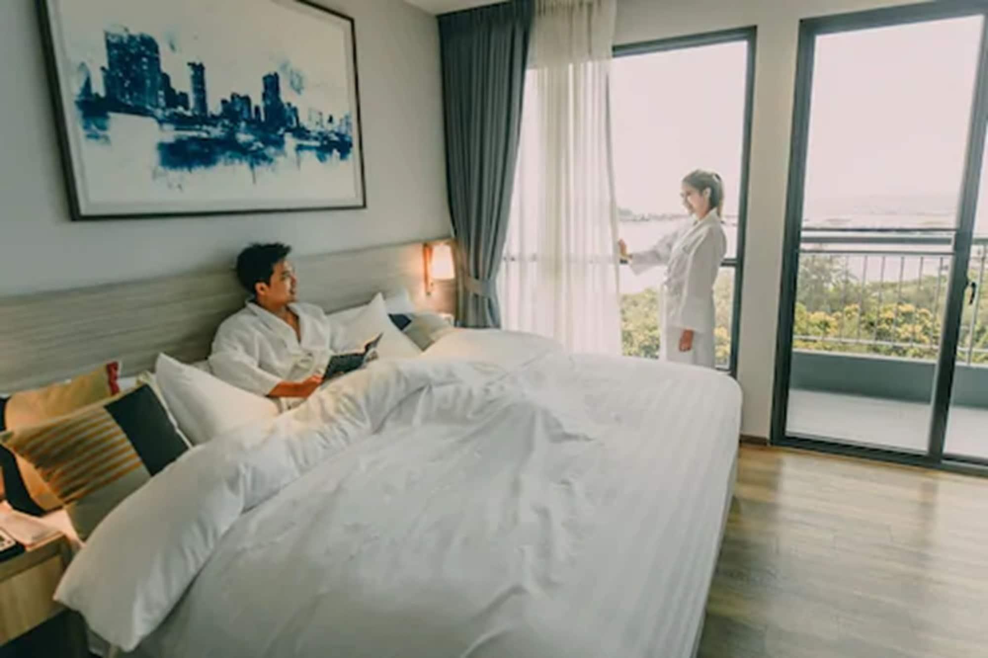 Hotel Oakwood & Sri Racha