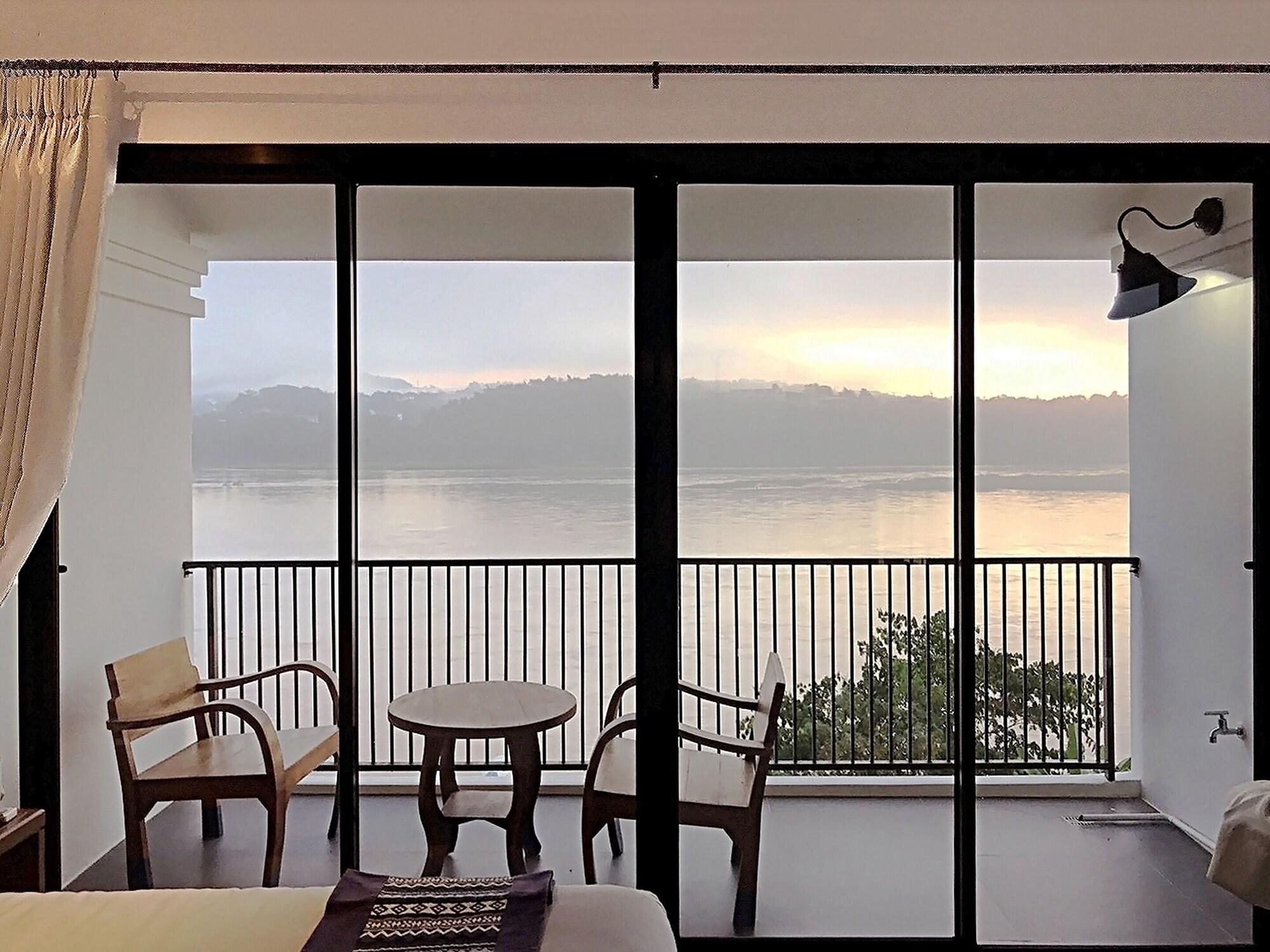 Fortune Riverview Hotel 4*