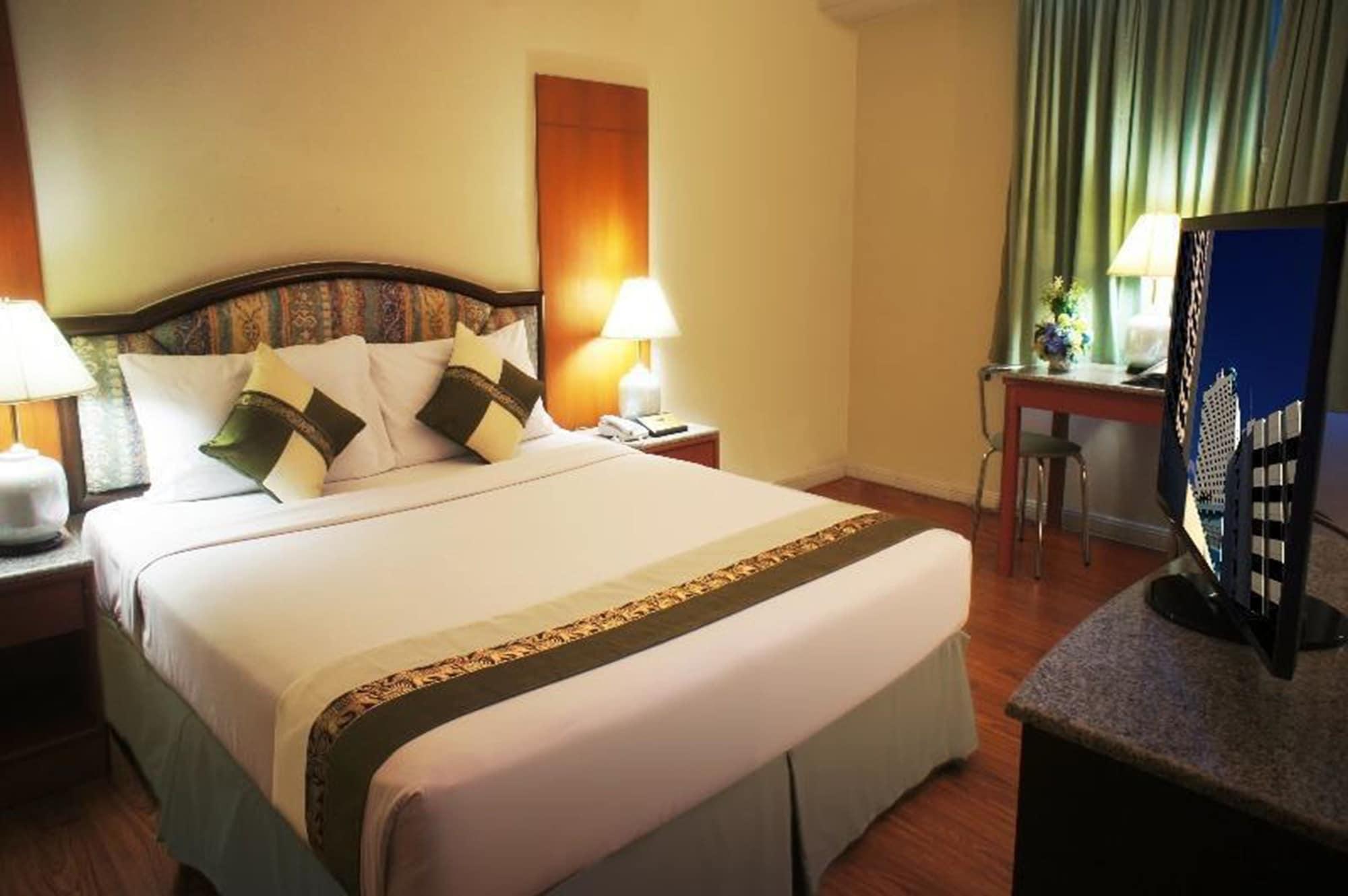 Lee Gardens Plaza - Sha 3*