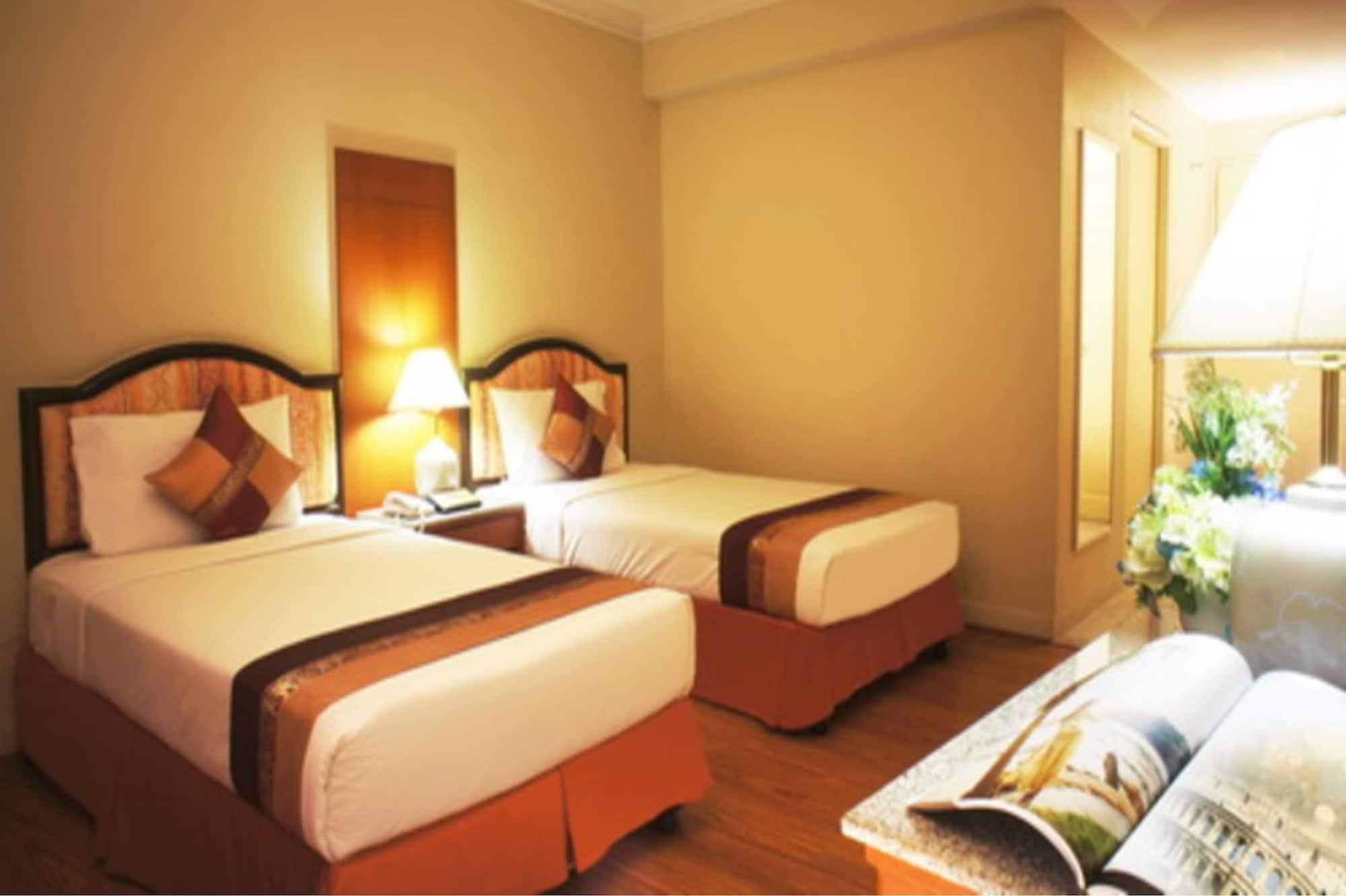 Lee Gardens Plaza - Sha Hotel 3*