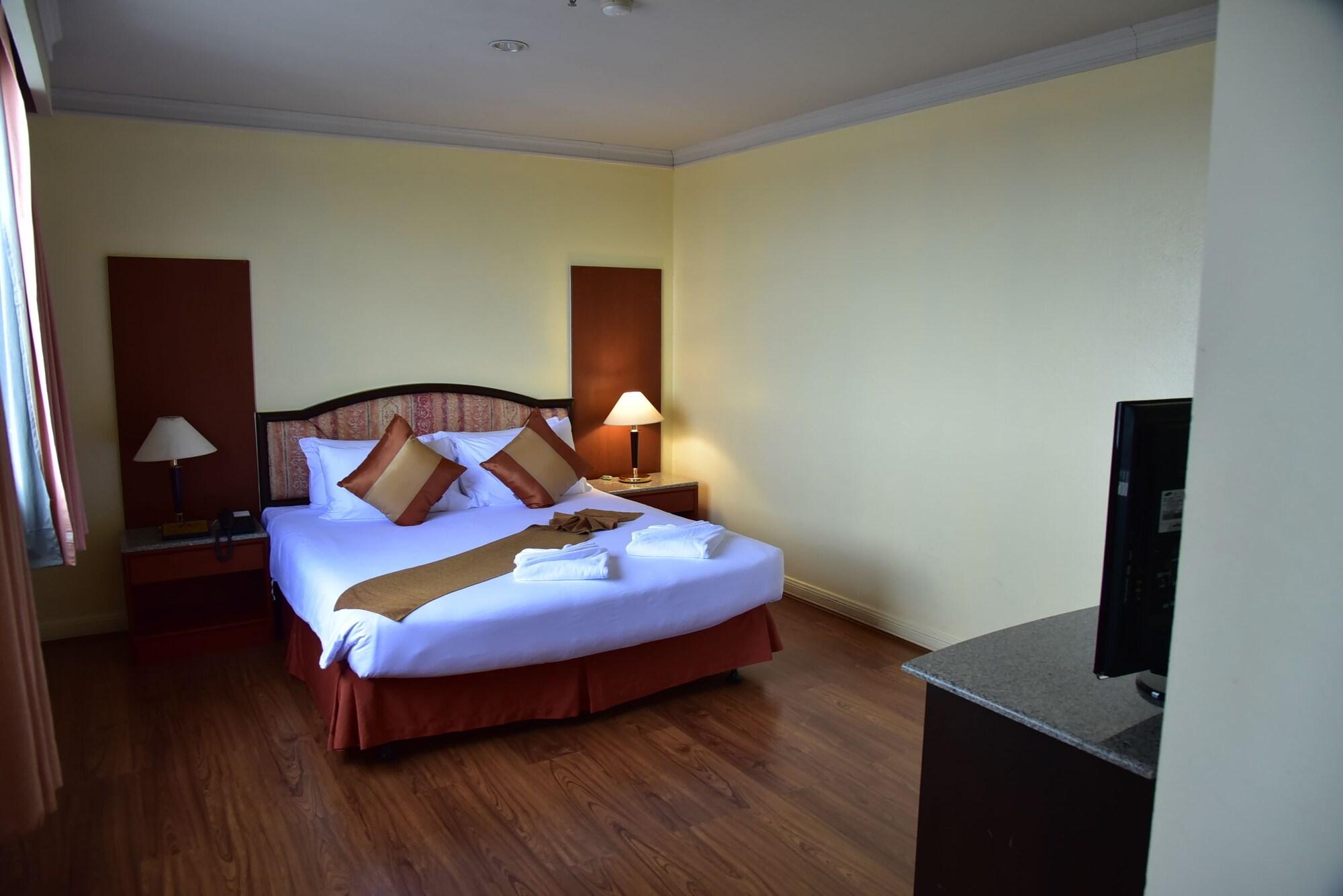 Lee Gardens Plaza - Sha 3*