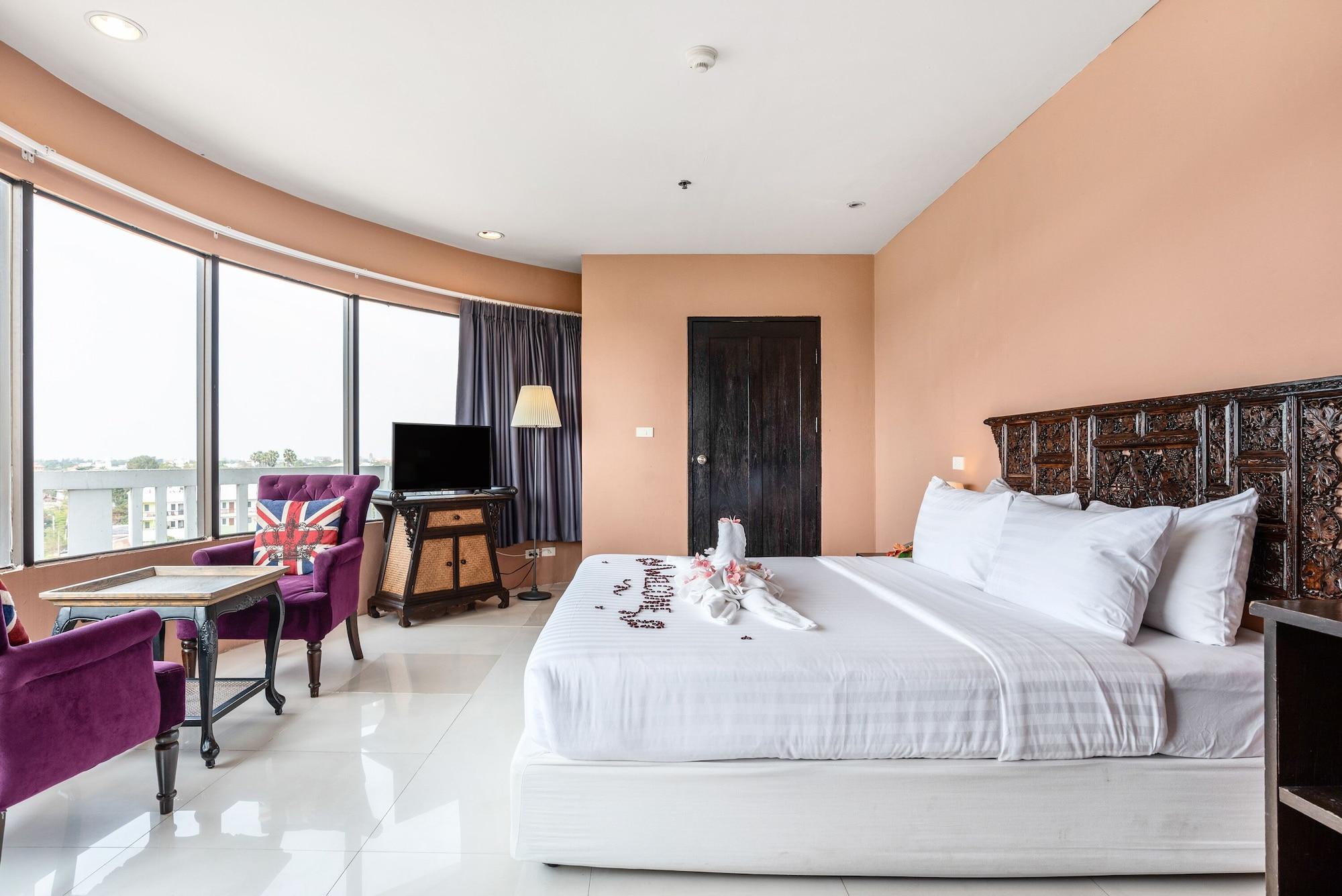 Hotel Woraburi & By The River 4*