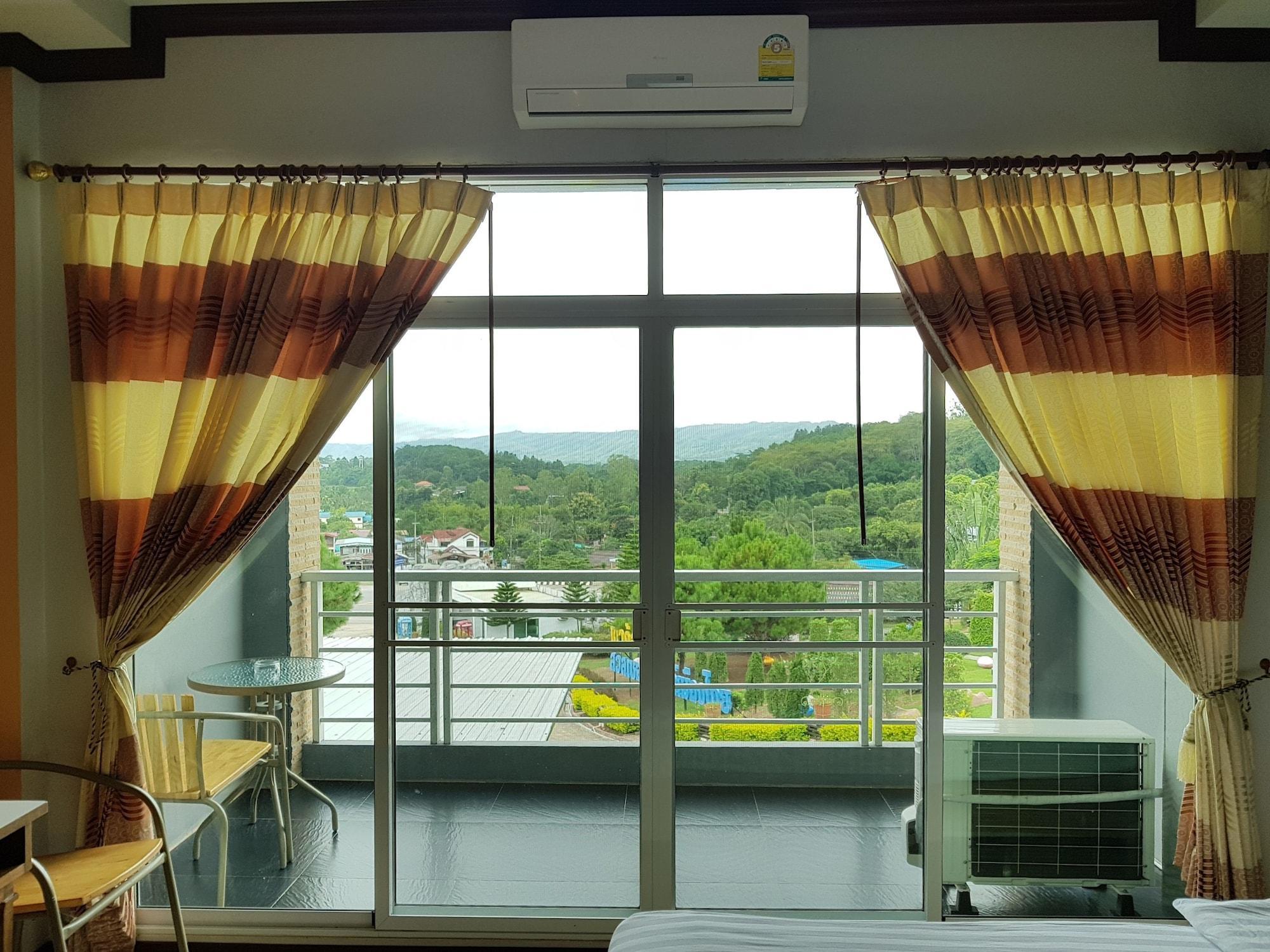 Breeze Hill Resort 3*