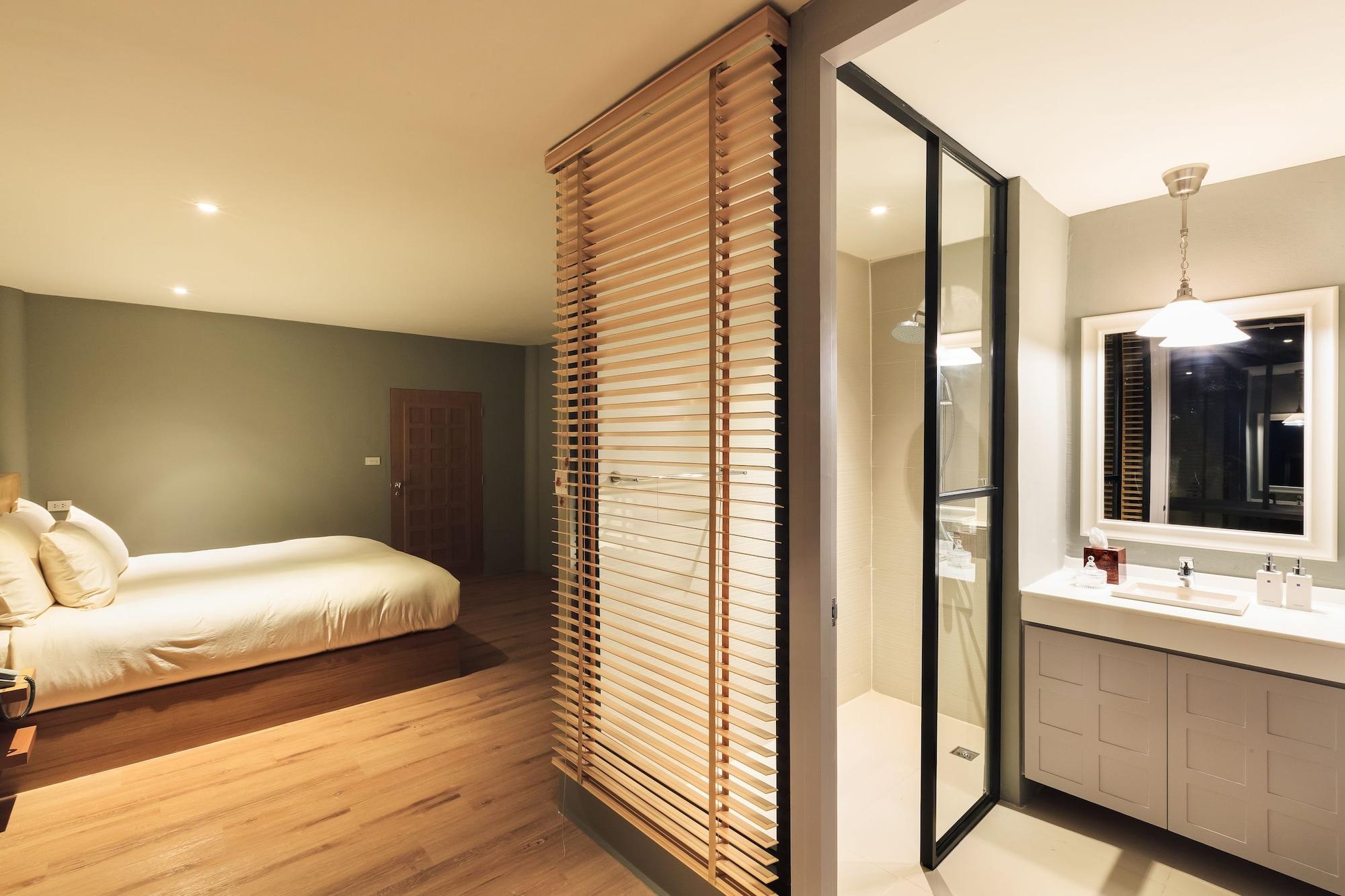 Sirinati (adults Only) 4*