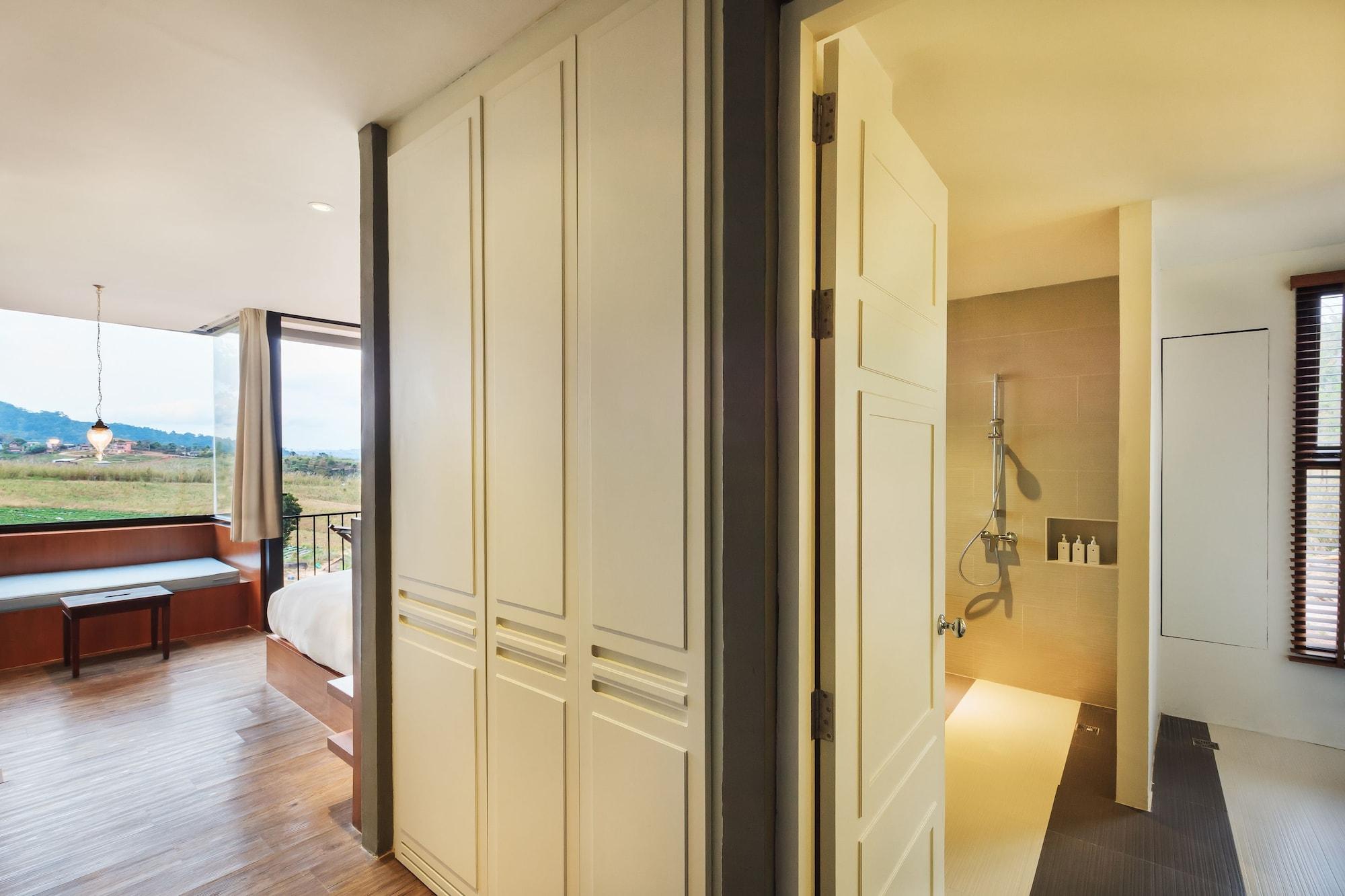 Sirinati (adults Only) 4*