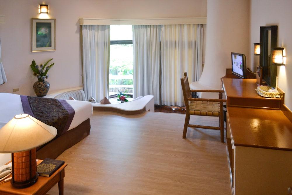 Imperial Phukaew Hill Resort 4*