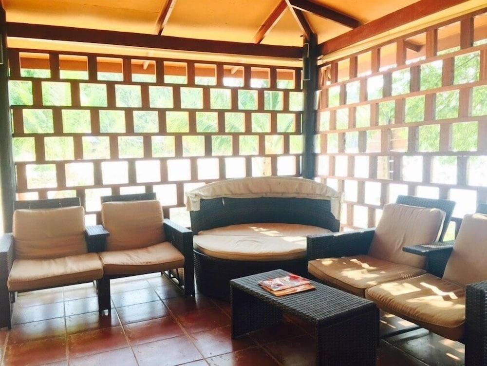 Koh Talu Island Resort 3*
