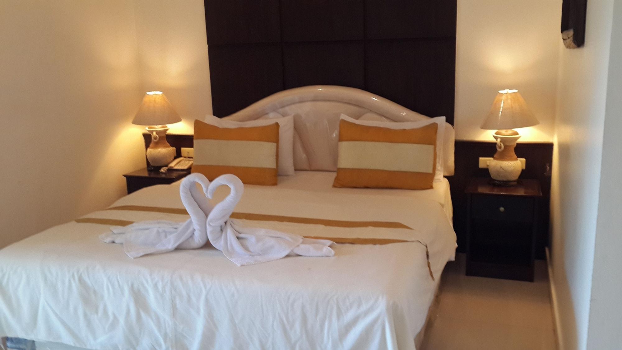 Hotel Serene Sands