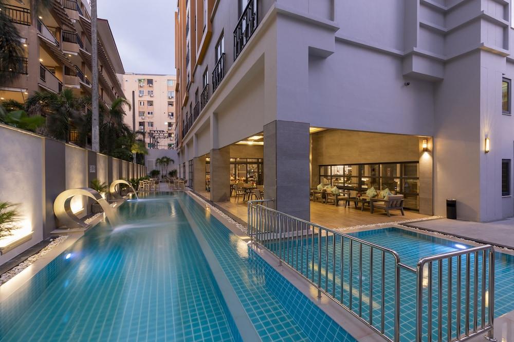 Hotel Woovo Phuket - Sha Extra