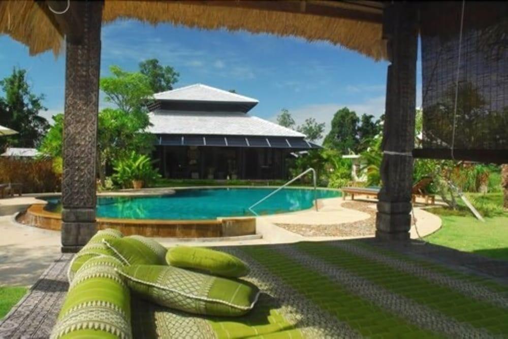 Baan Chai Thung Resort 3*