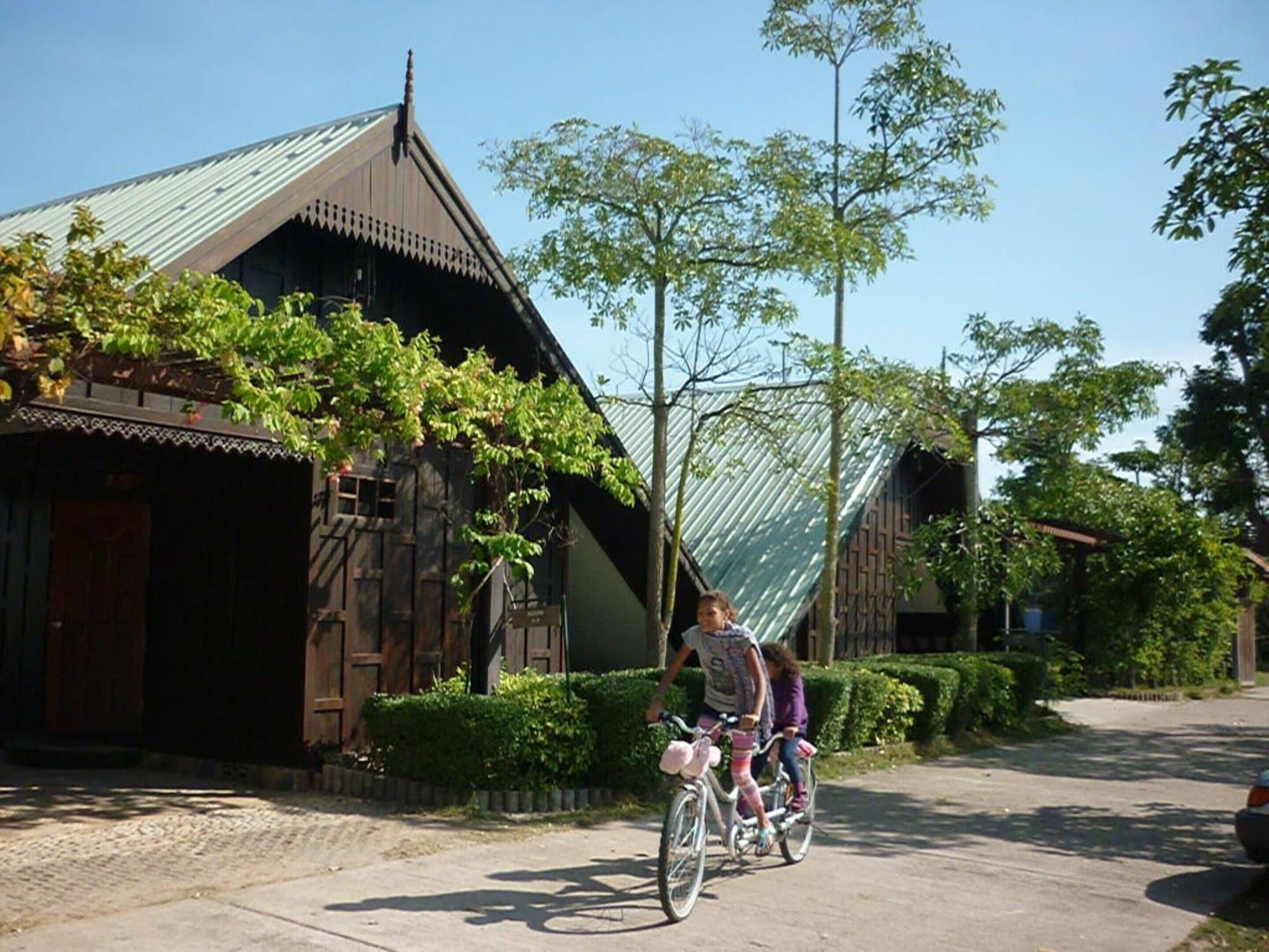 Hotel Tanita Lagoon Udon Thani