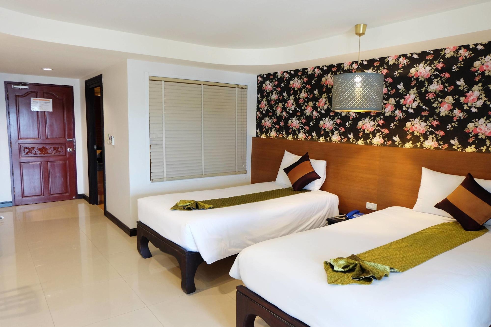 Hotel Grand Hill And 4*