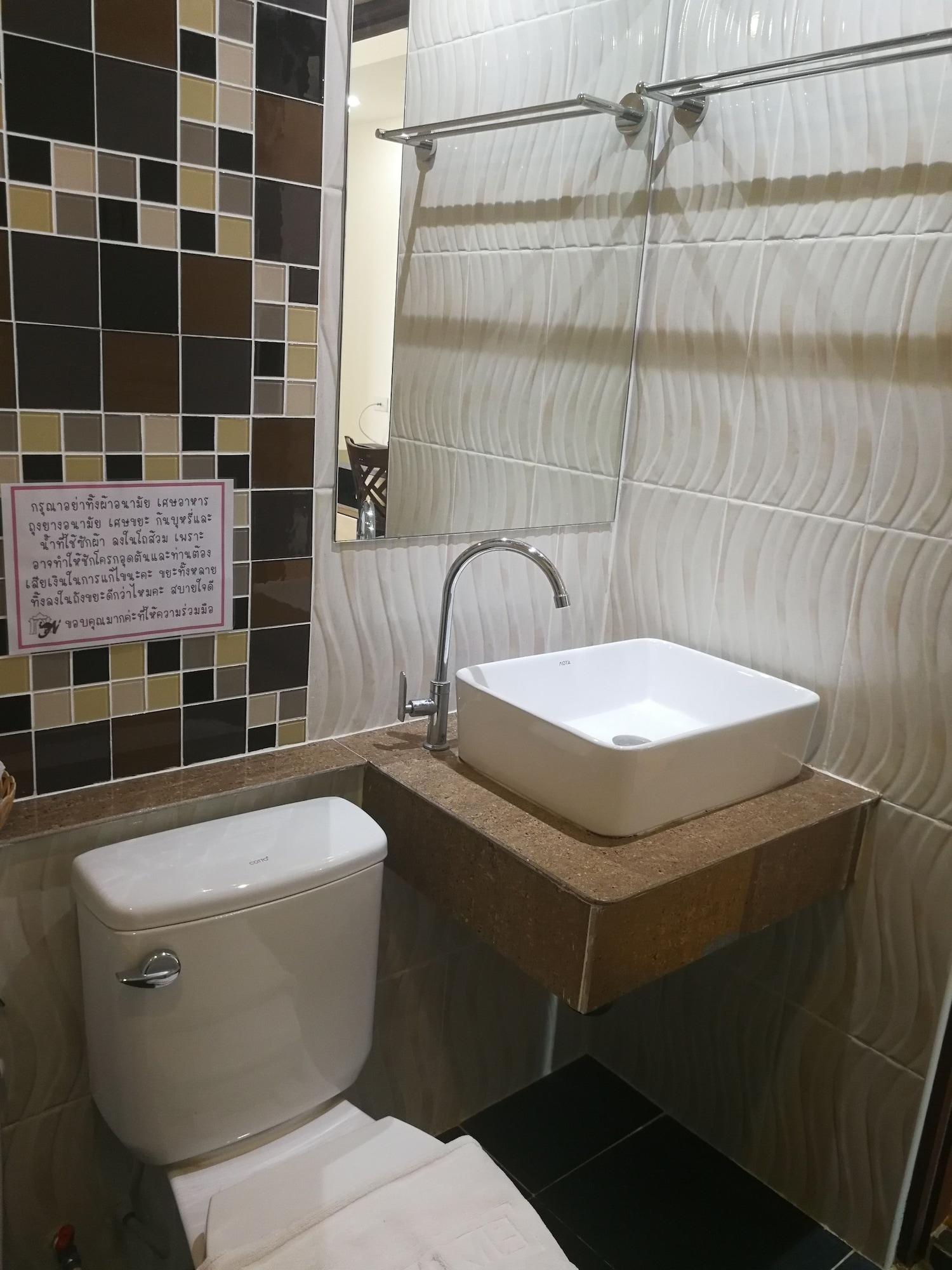 Narai Iyara Hotel 2*