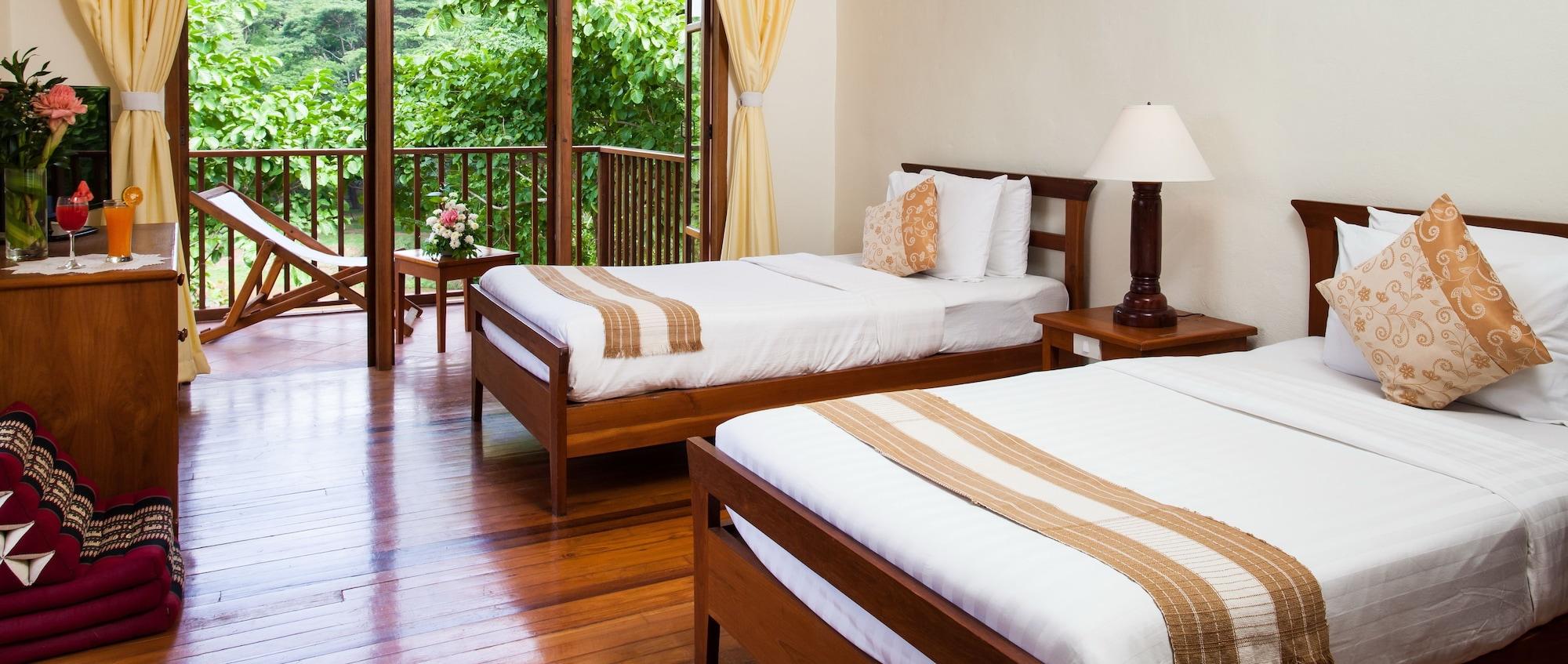 Resort Riverhouse-the Teak House Mae Sariang