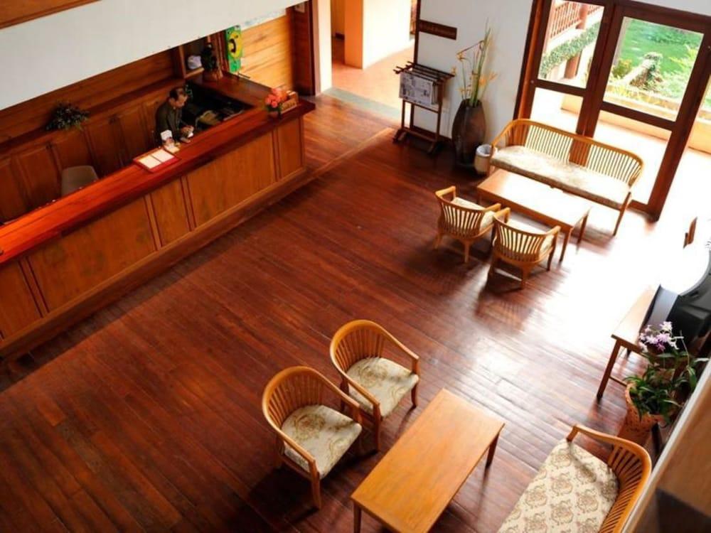Riverhouse-the Teak House Mae Sariang