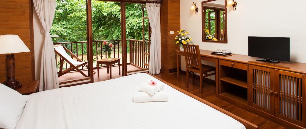 Resort Riverhouse-the Teak House Mae Sariang