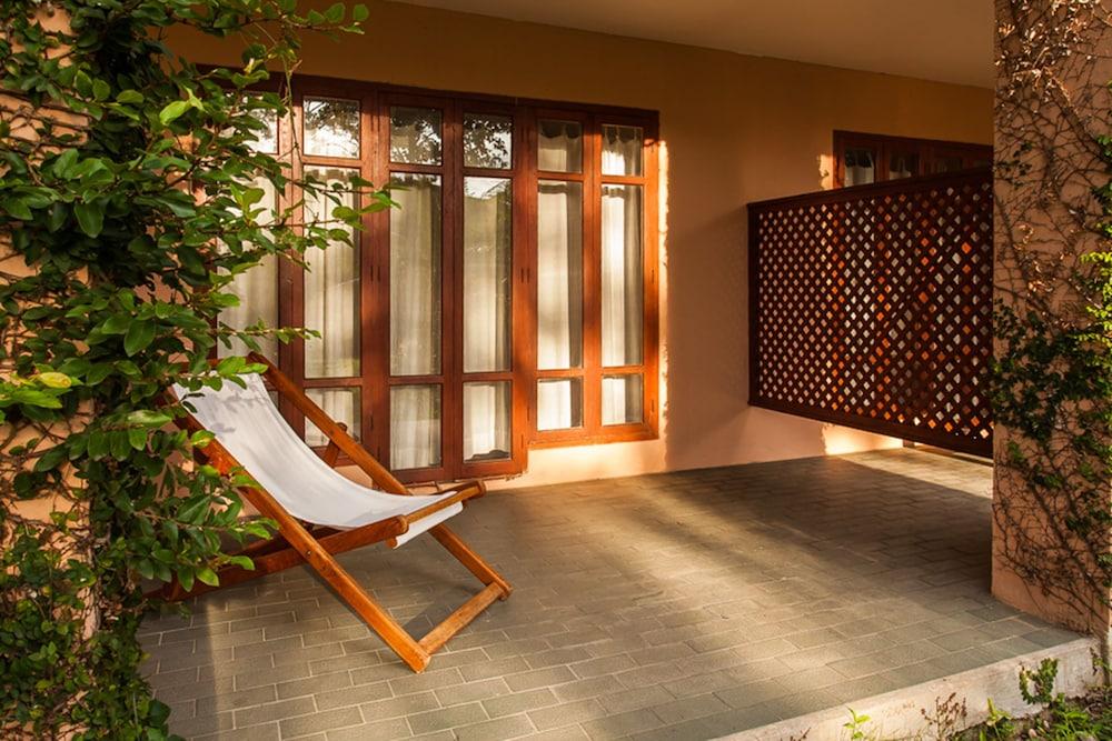 Resort Riverhouse-the Teak House