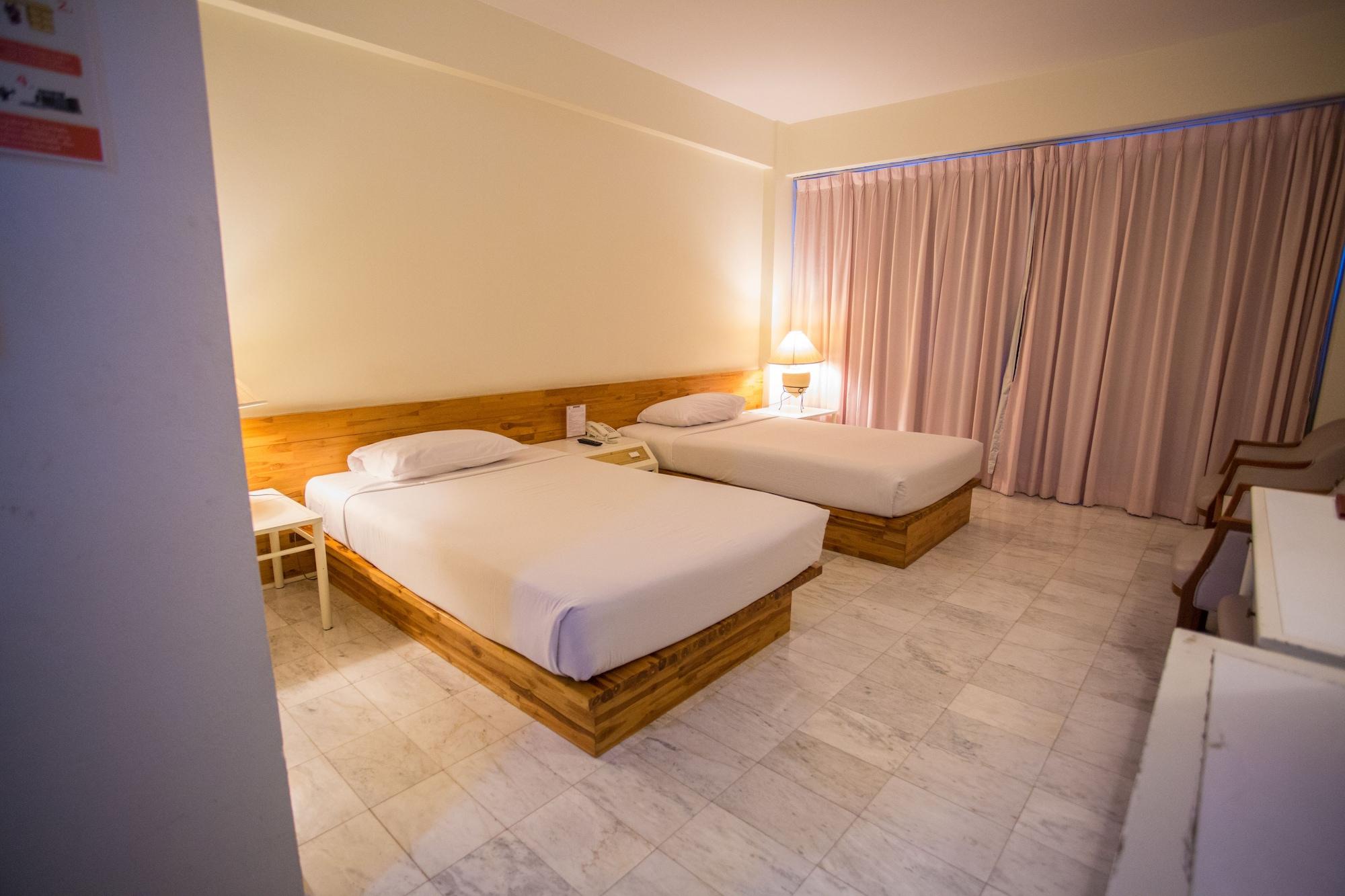 Hotel Seeharaj 3*